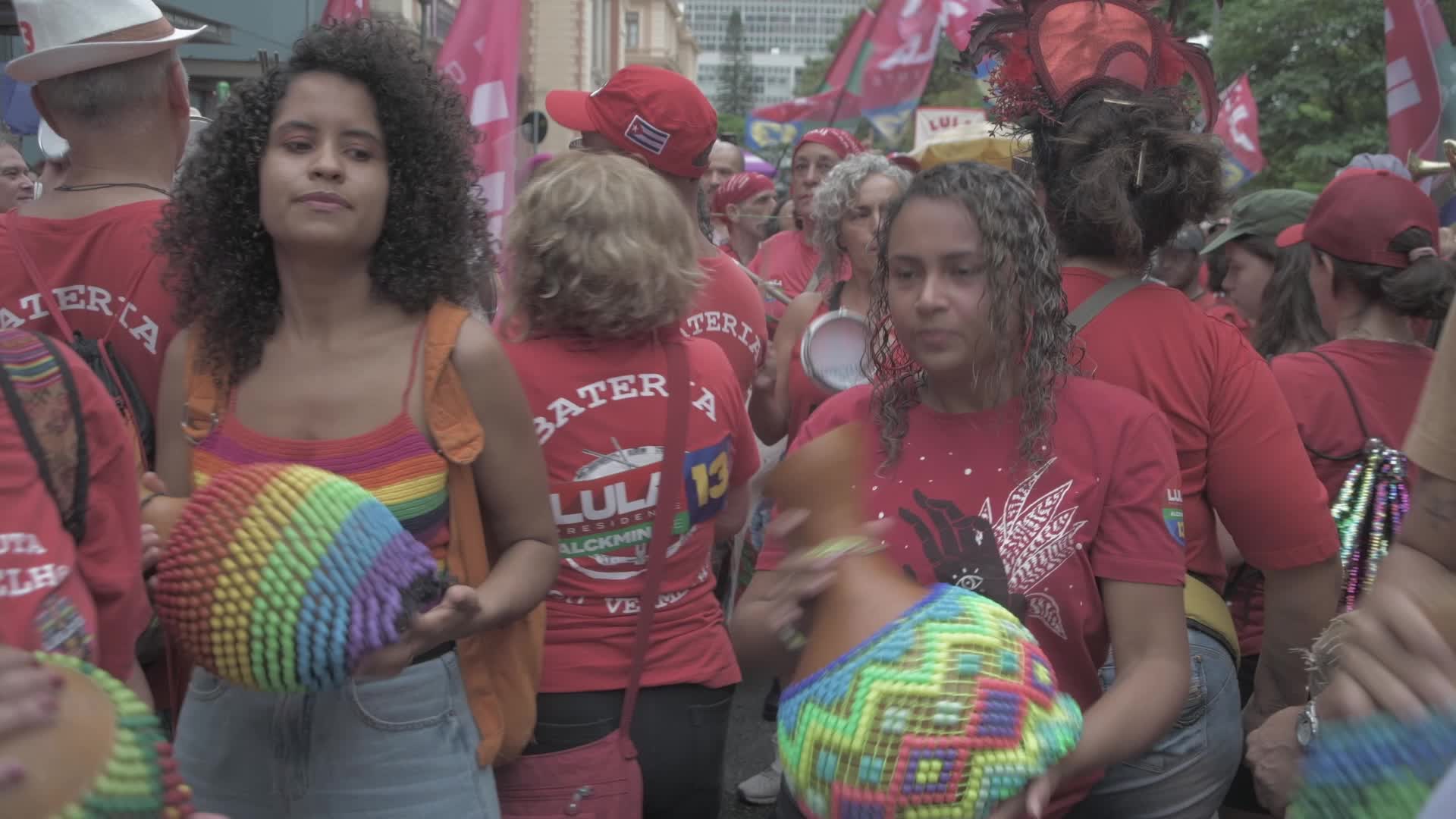 Lula da Silva leads a march during campaign in Belo Horizonte