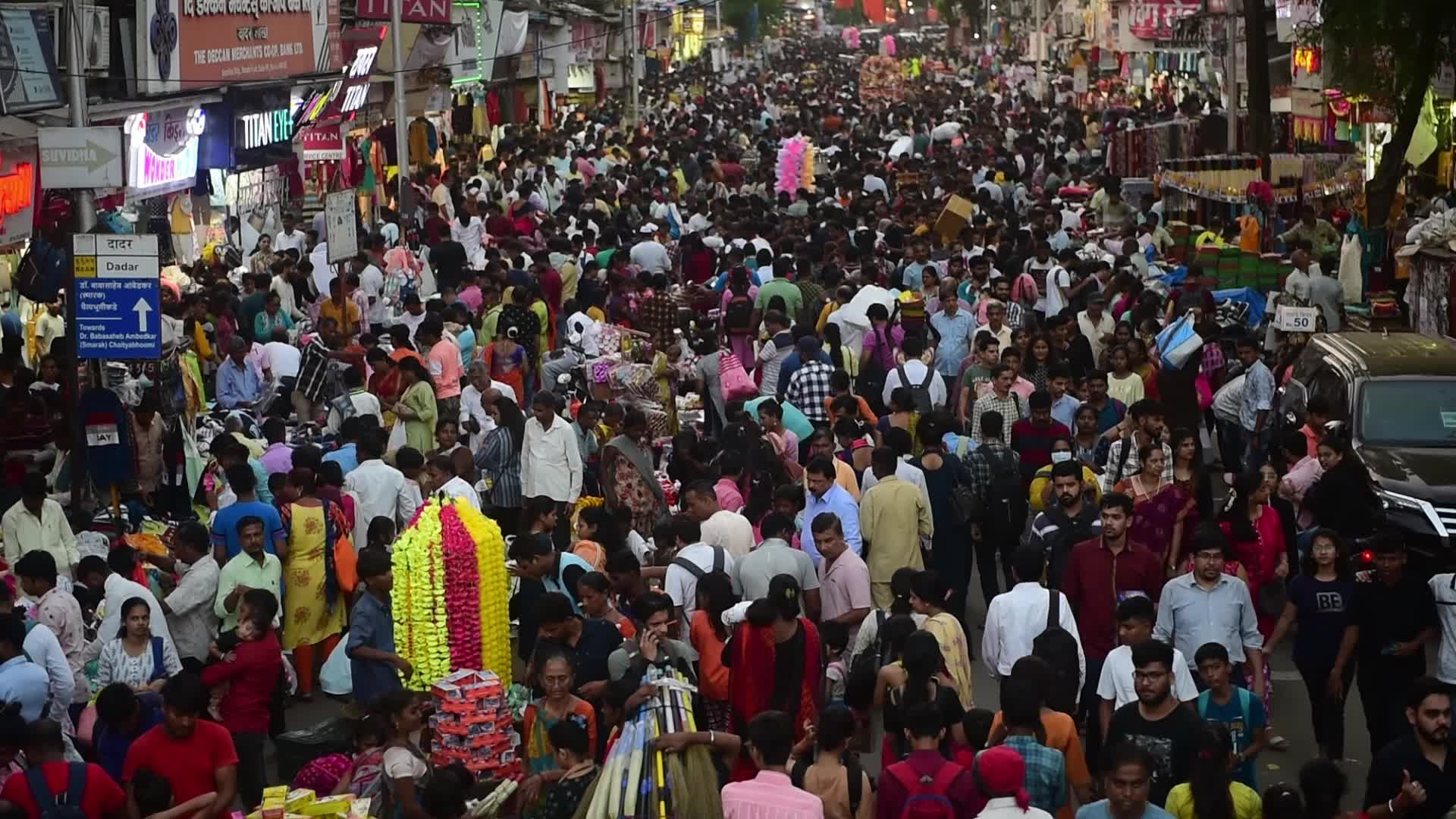 People Throng Market On Dhanteras In Mumbai