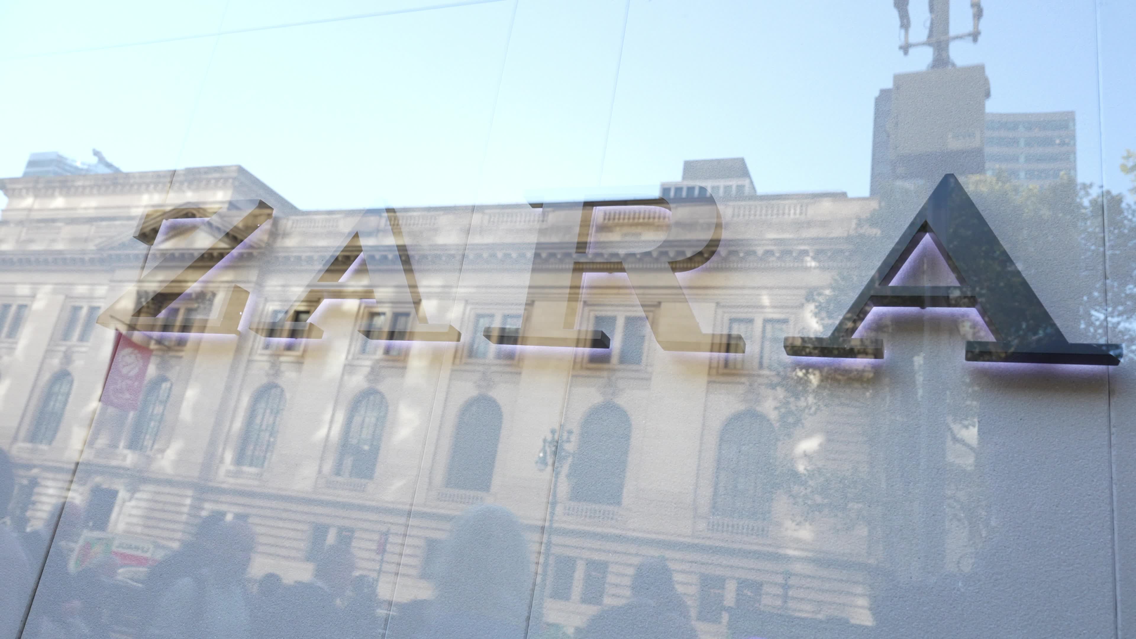Palestinians call for Zara boycott 