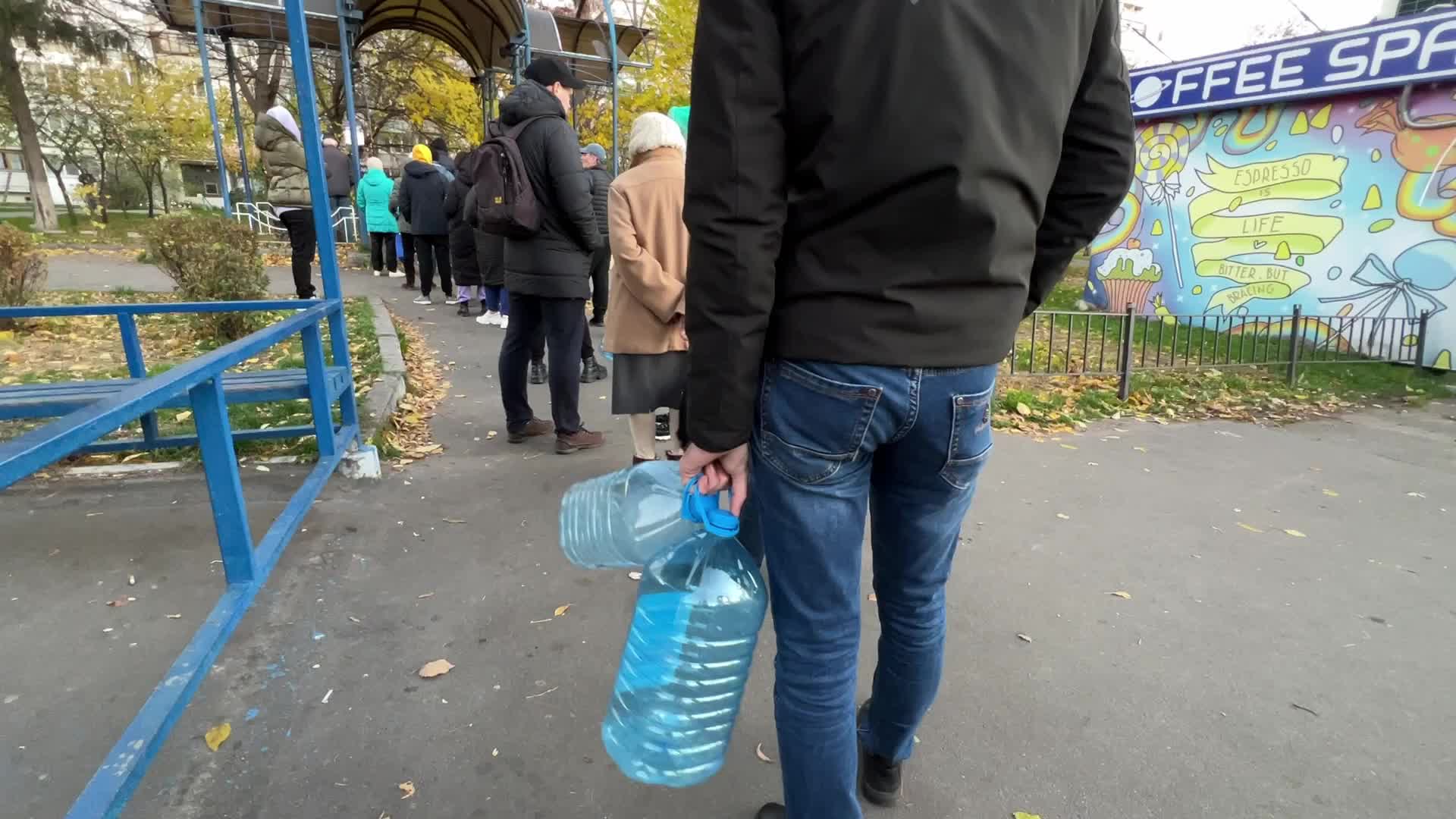 Russian attacks leave many Ukrainians without power or water
