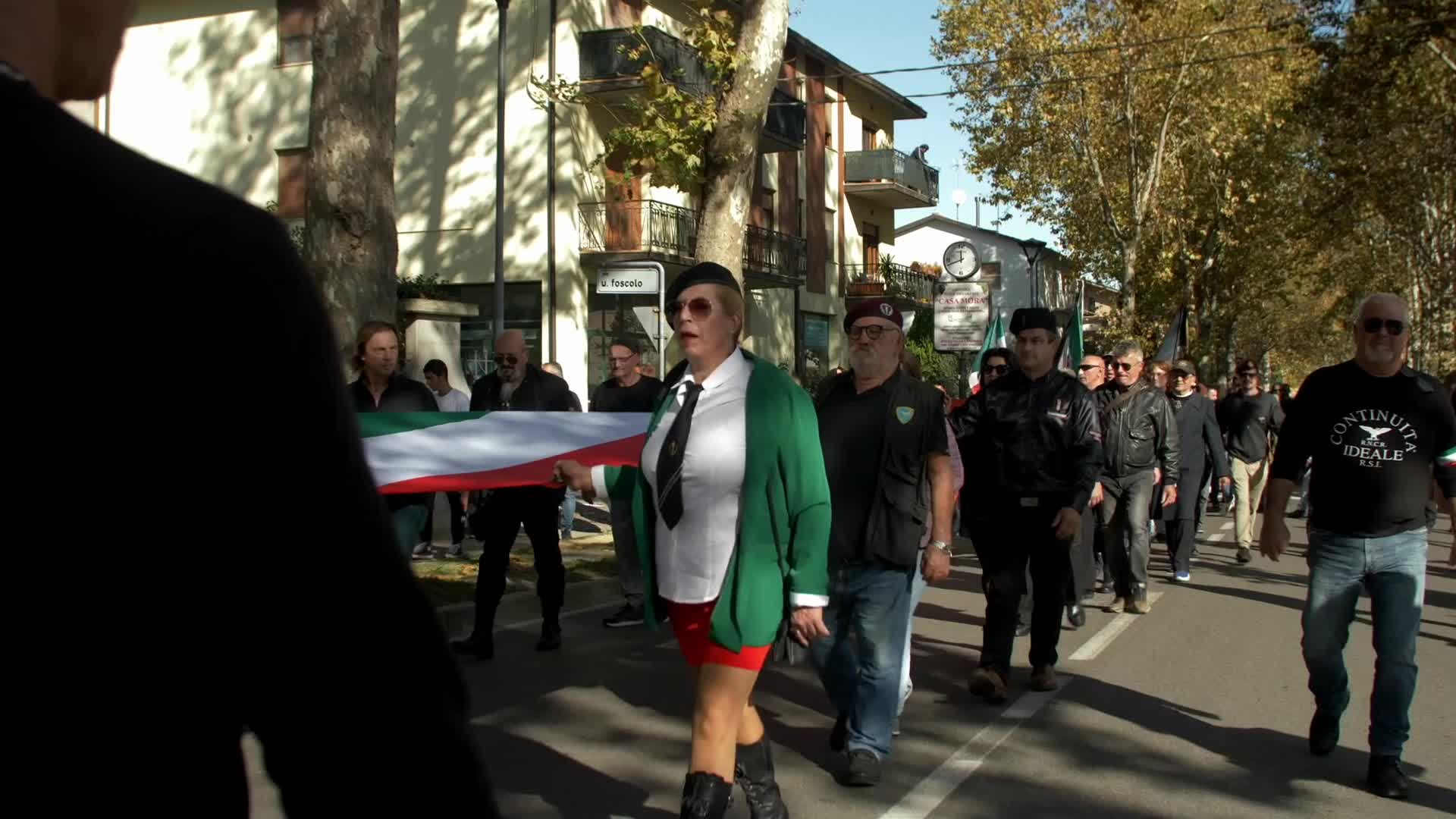 Fascist rally at Mussolini's tomb a century after the march on Rome