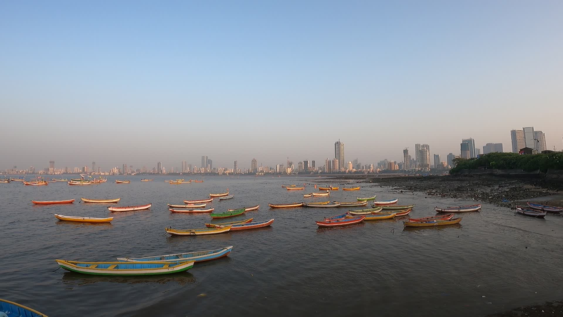 Daily Life In Mumbai 