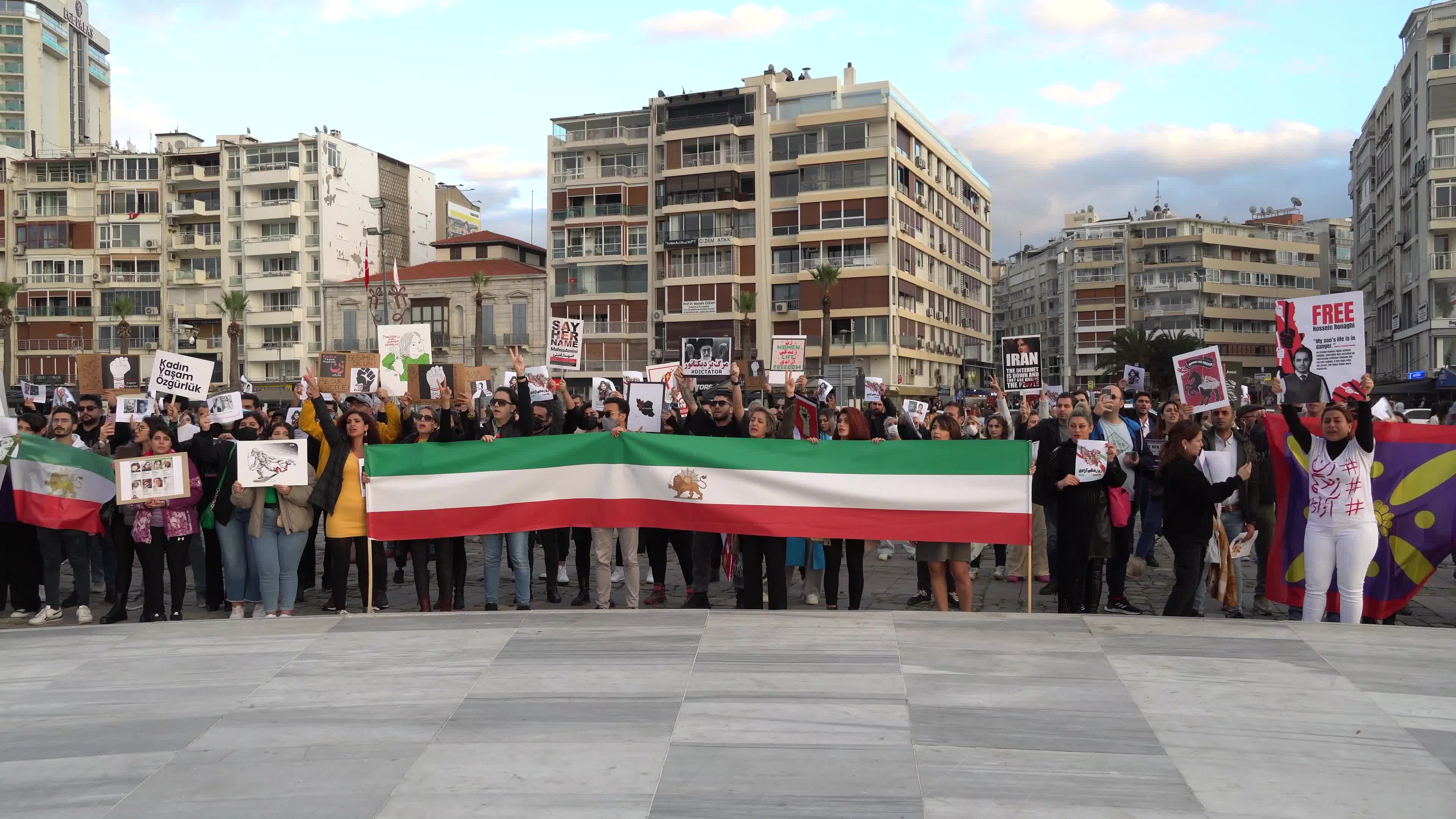 Rally for Mahsa Amini, Izmir, Turkey