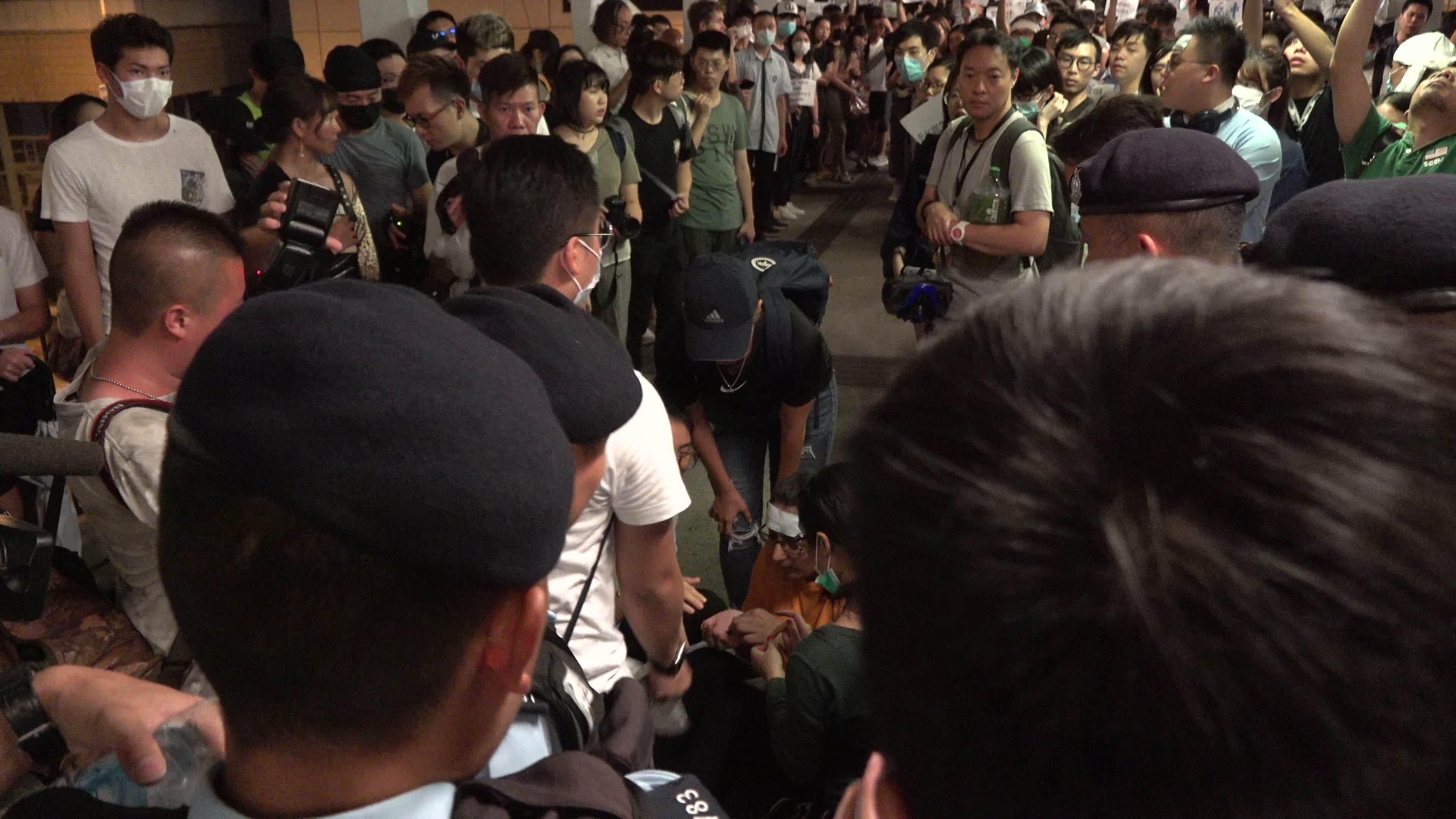 Massive Hong Kong protest over extradition law