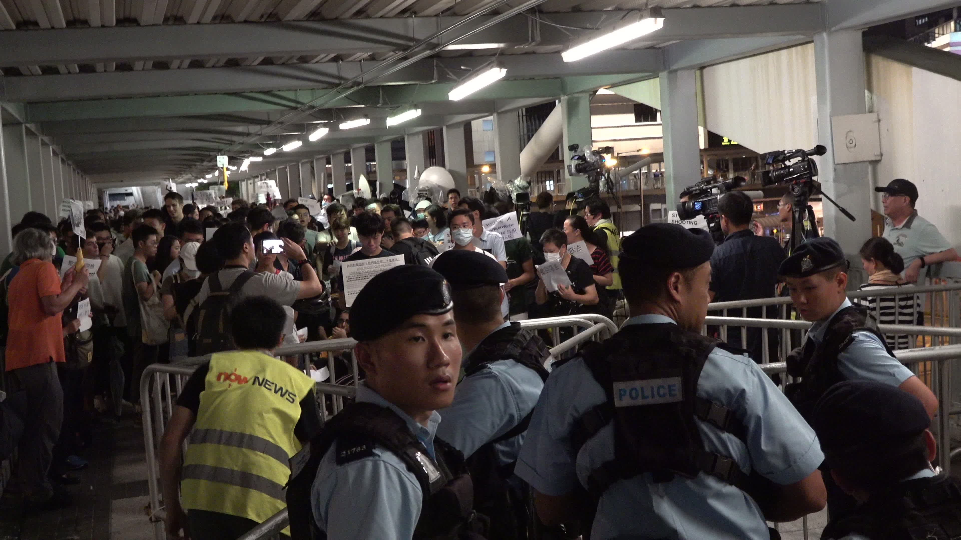 Massive Hong Kong protest over extradition law