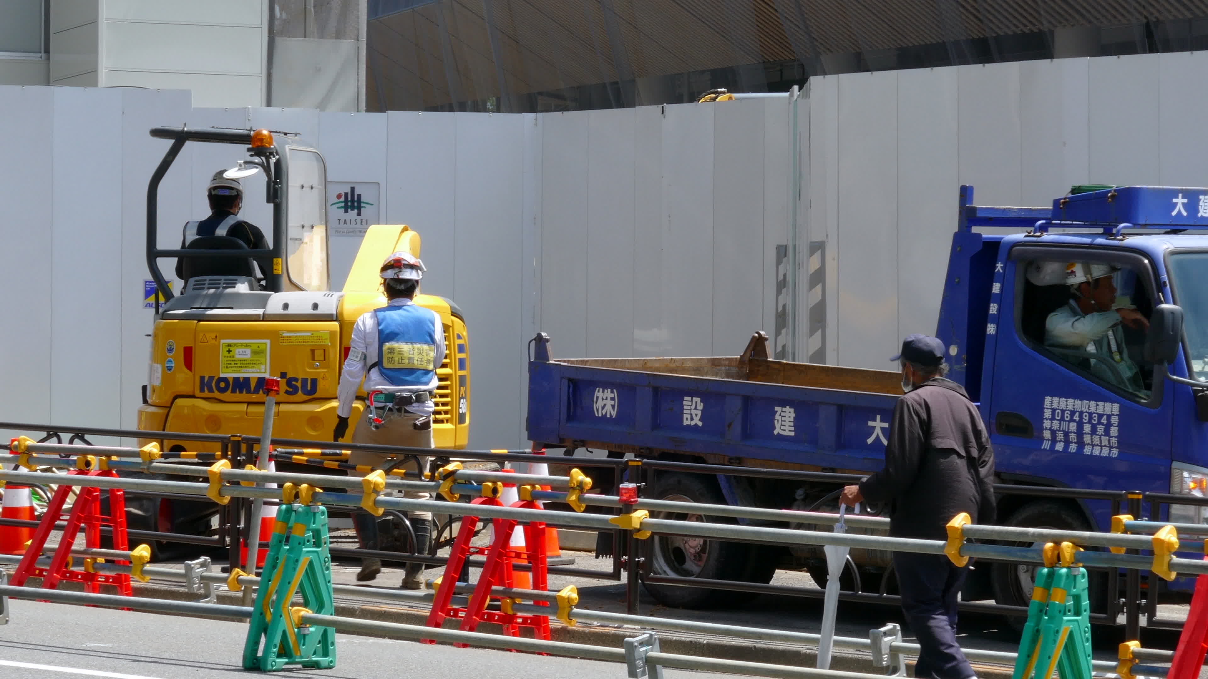 Construction continues for the New National Stadium