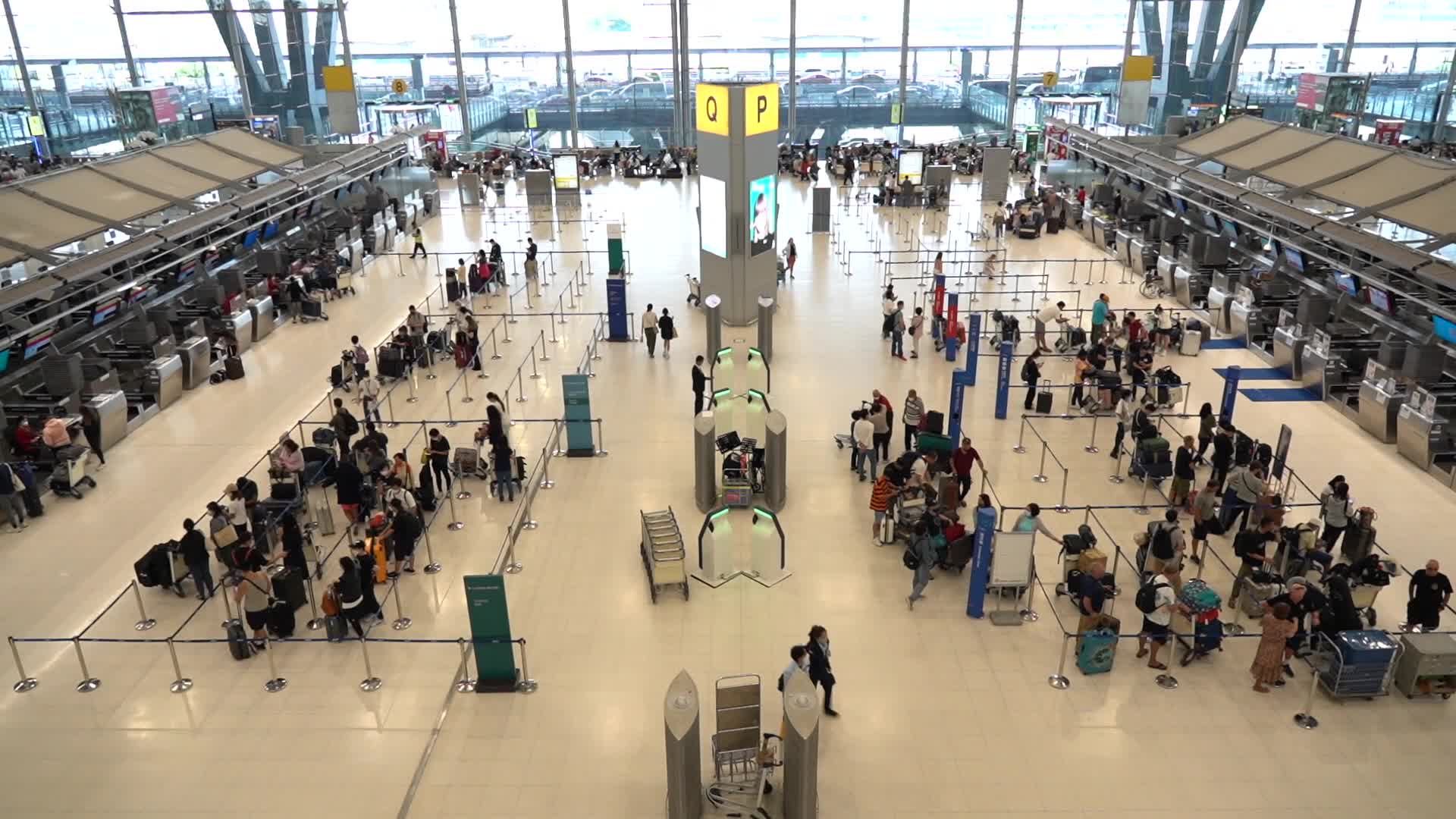 Thailand Celebrates 10 Million Tourist Arrivals This Year.