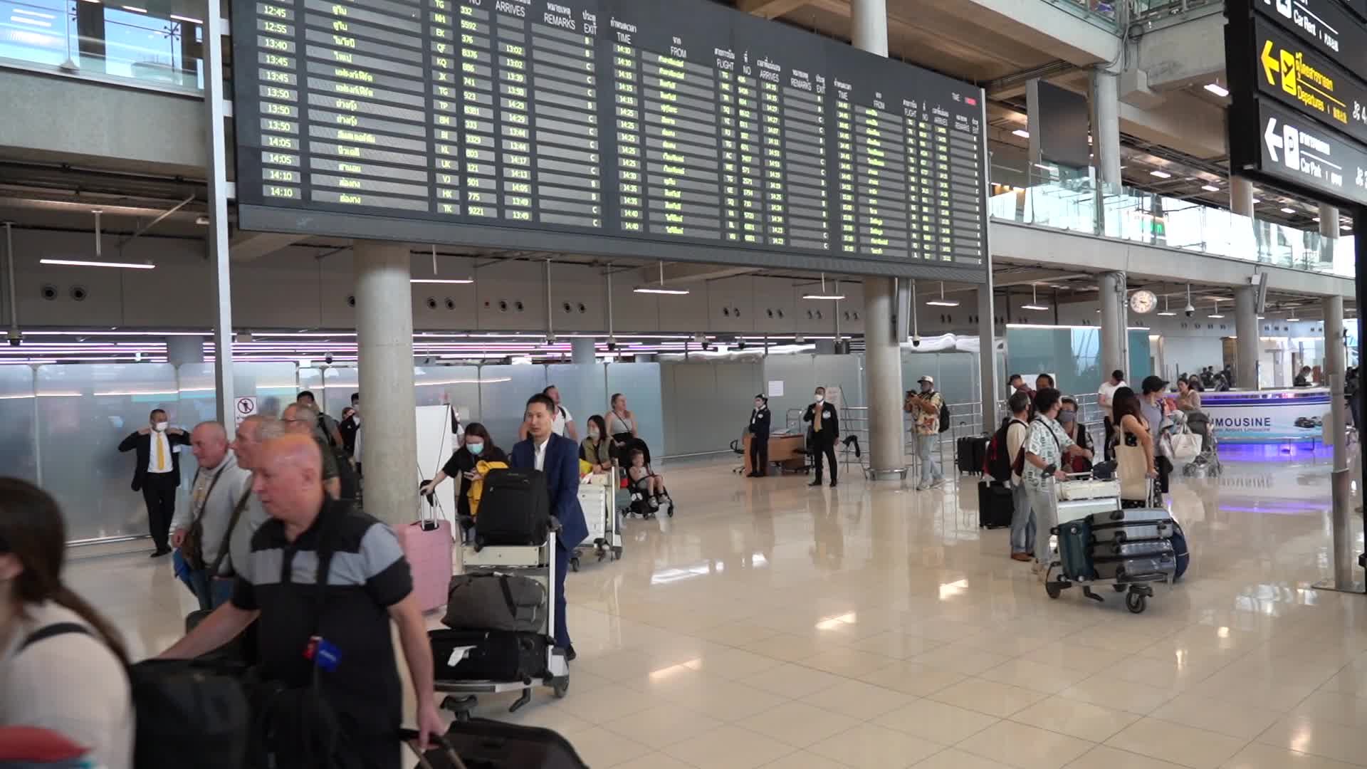 Thailand Celebrates 10 Million Tourist Arrivals This Year.