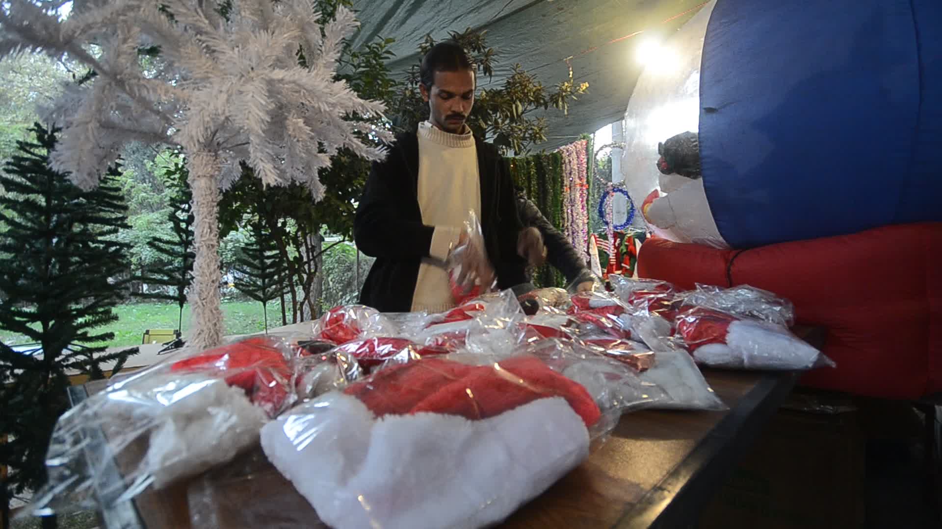 Christians in Pakistan celebrate Christmas across in Peshawar