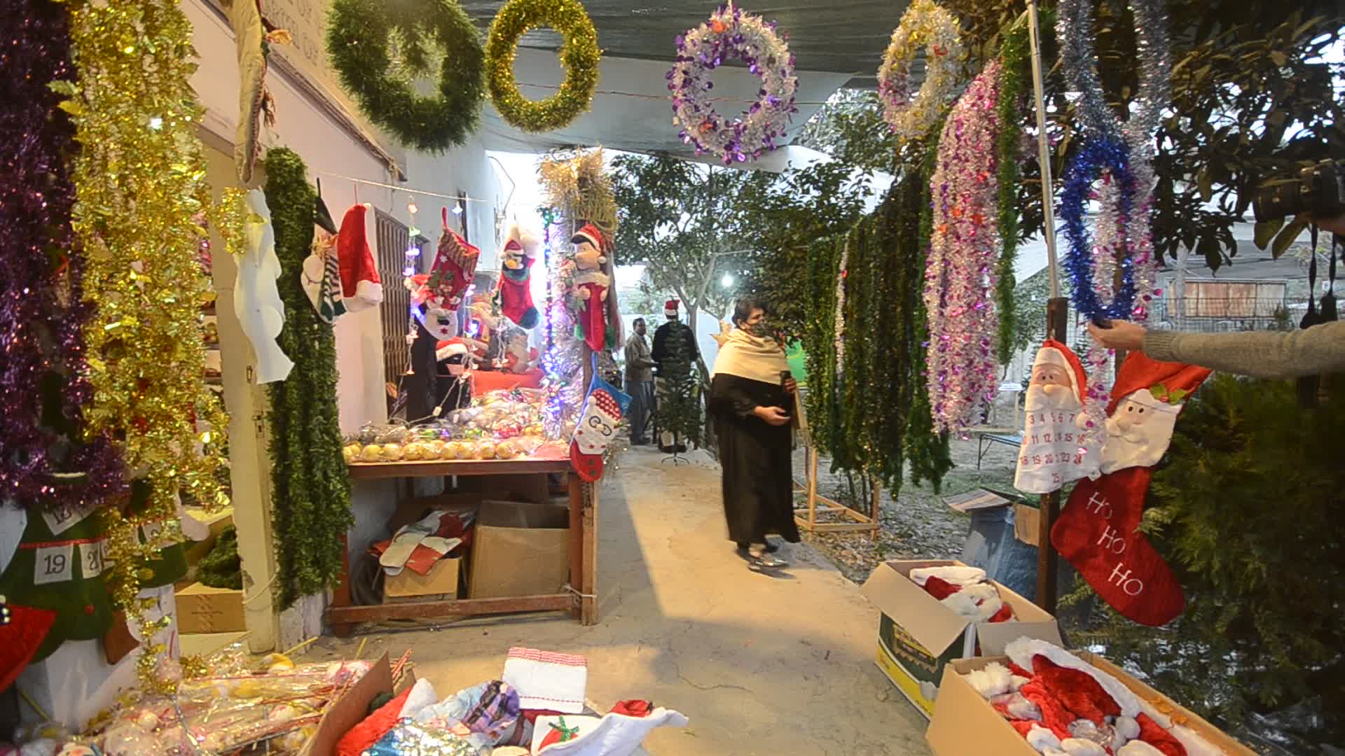Christians in Pakistan celebrate Christmas across in Peshawar