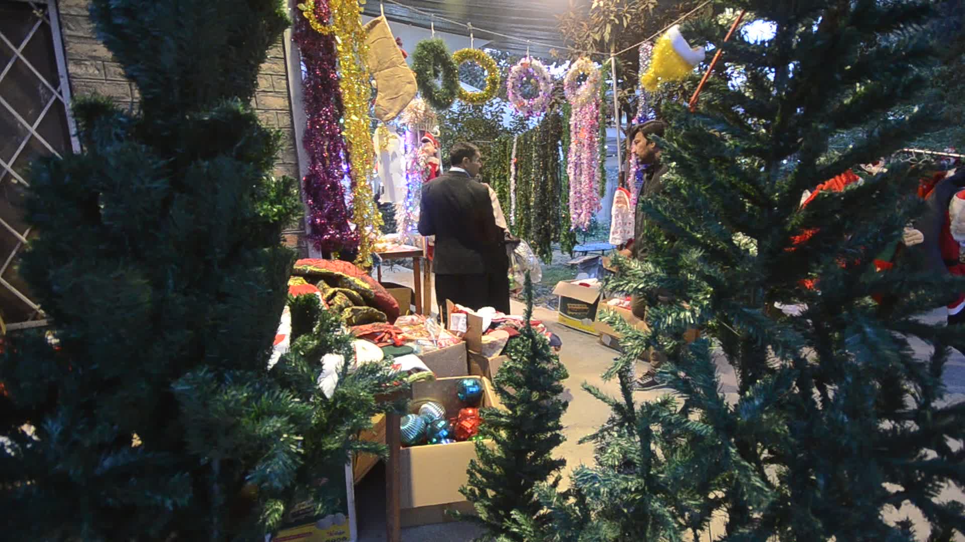 Christians in Pakistan celebrate Christmas across in Peshawar