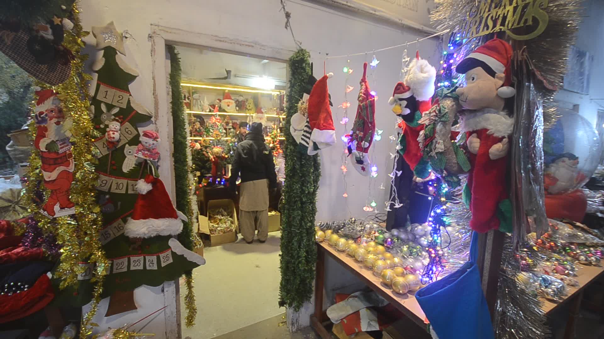 Christians in Pakistan celebrate Christmas across in Peshawar