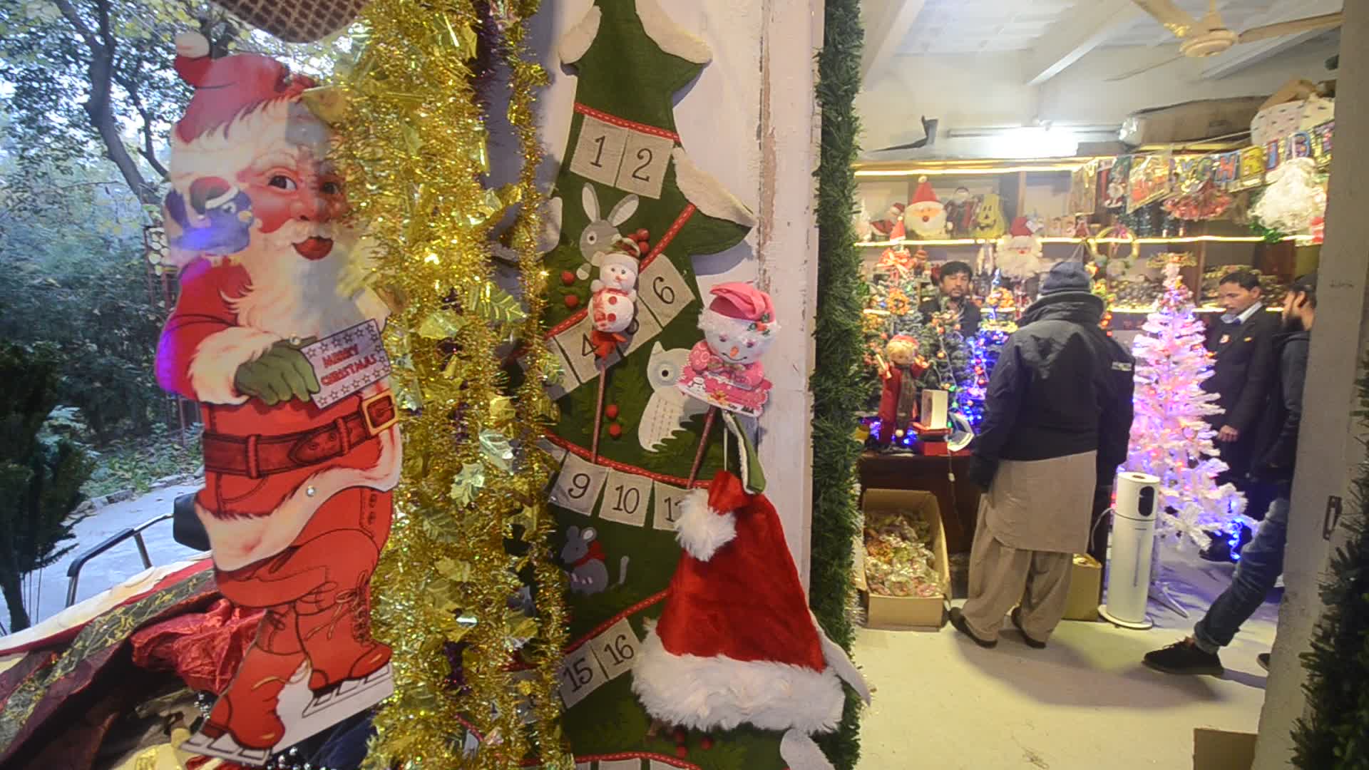 Christians in Pakistan celebrate Christmas across in Peshawar