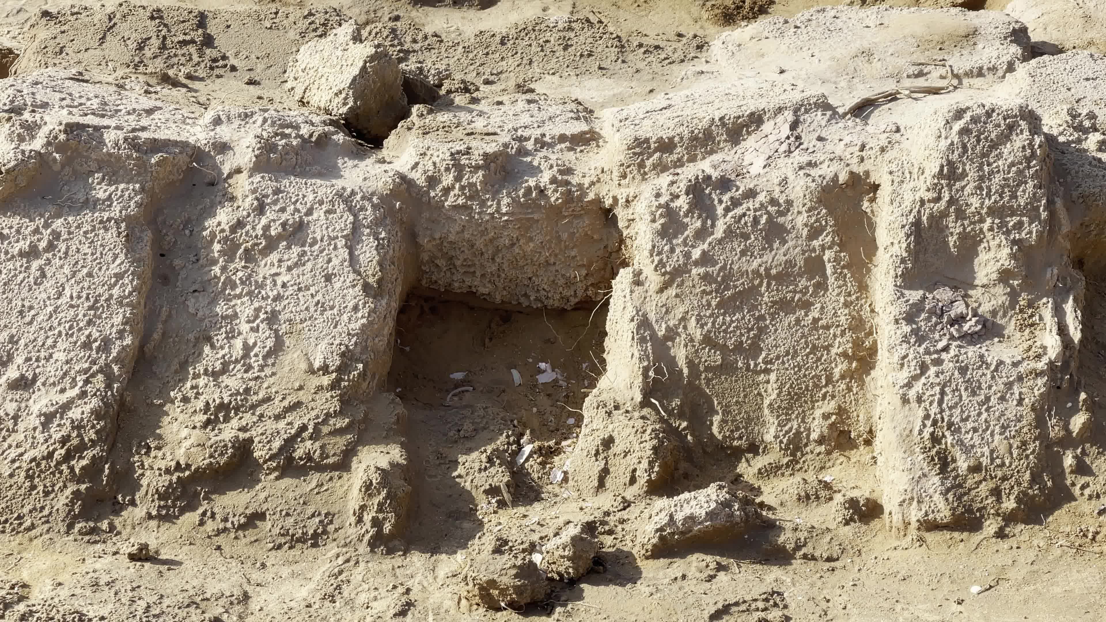 Gaza: Excavations Begin At Roman Cemetery