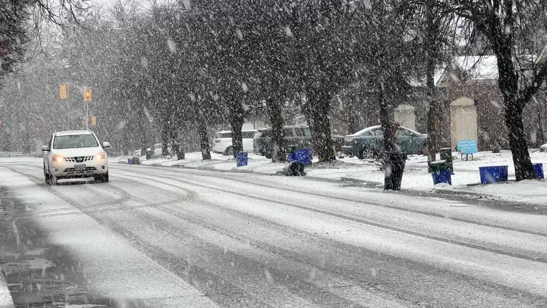 Toronto gets hit by messy winter snowstorm