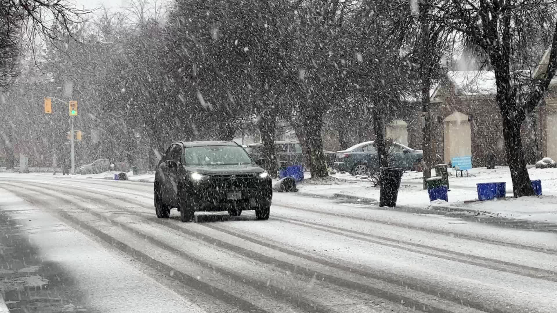 Toronto gets hit by messy winter snowstorm