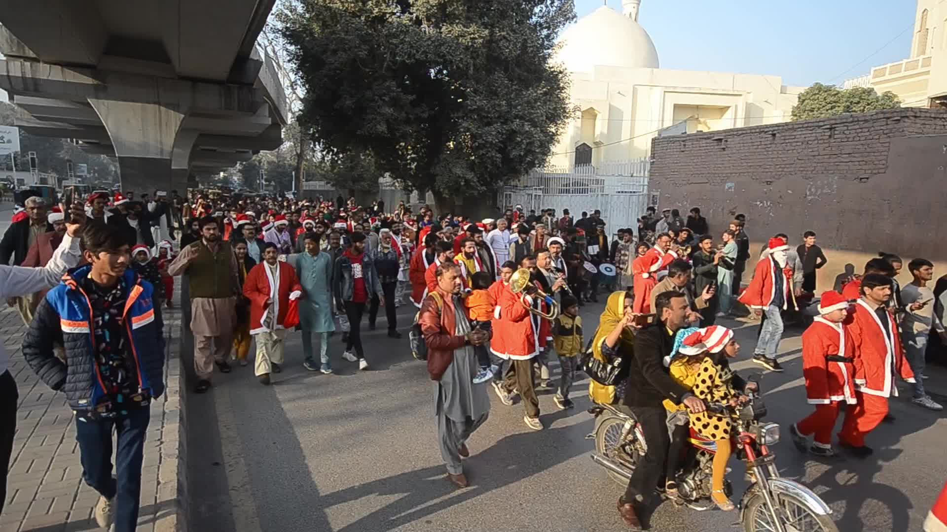 Christians in Pakistan celebrate Christmas