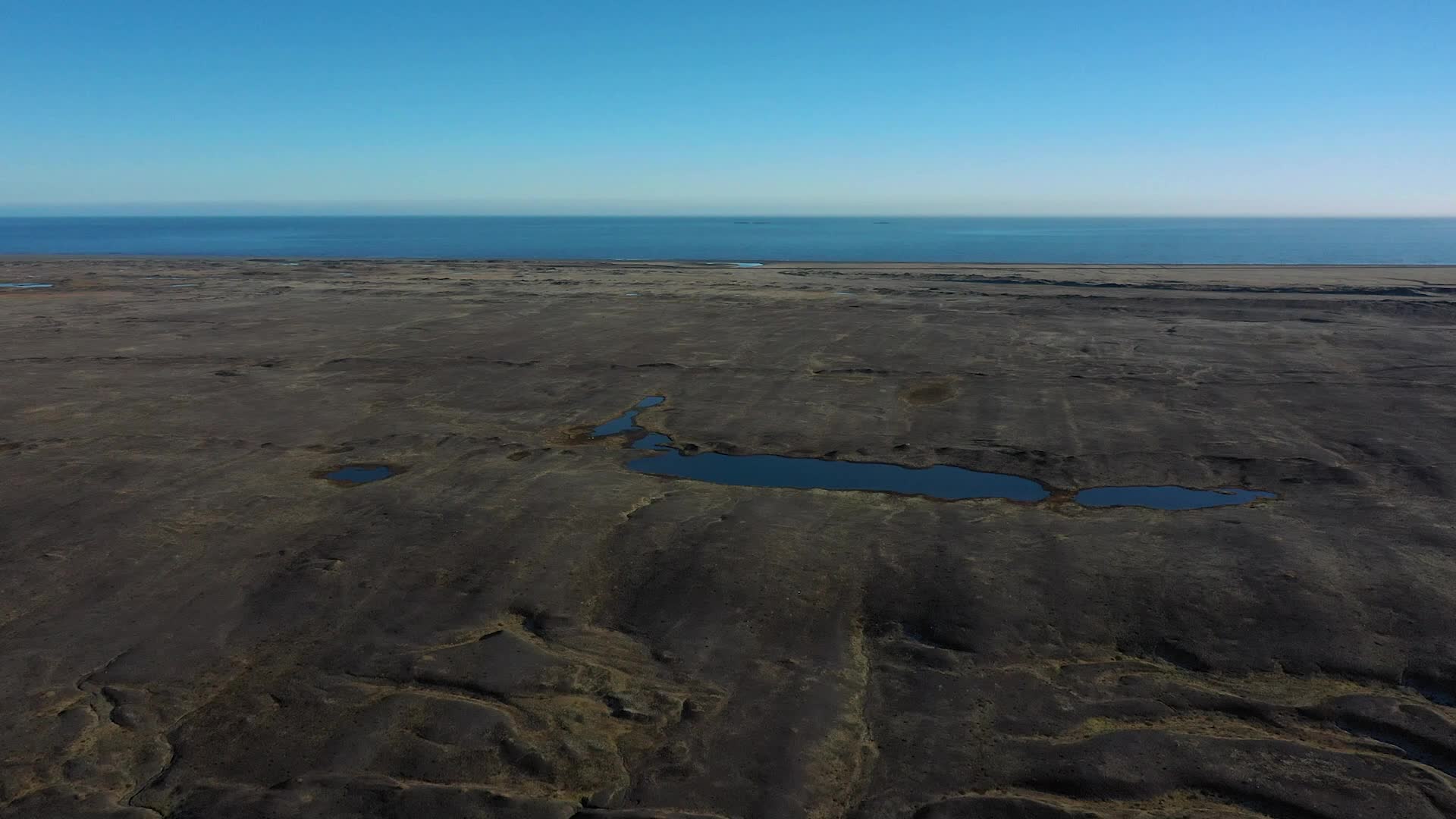 Travel through the volcanic valleys of Iceland