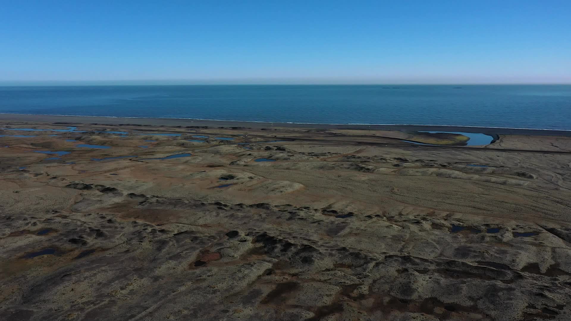 Travel through the volcanic valleys of Iceland