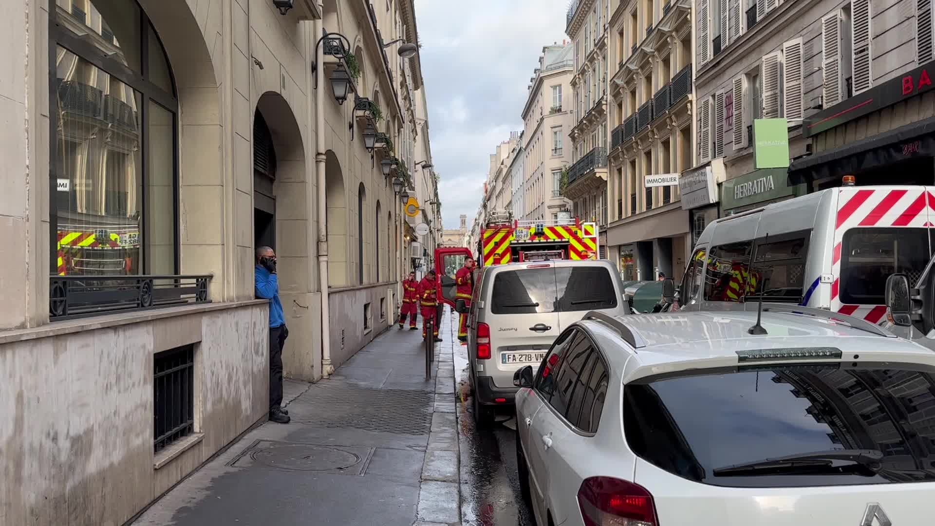 Gunshot scene in Paris resulted in 2 deaths