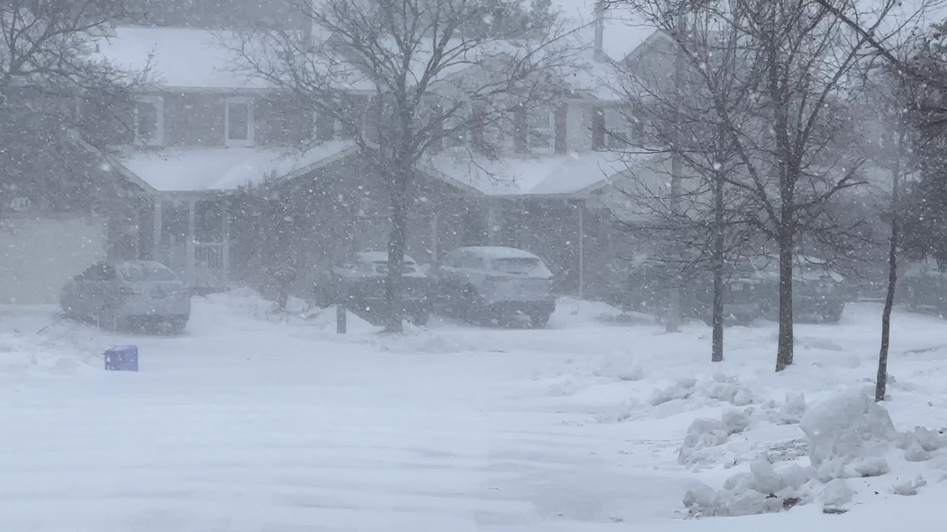 Treacherous winter snowstorm hits Toronto