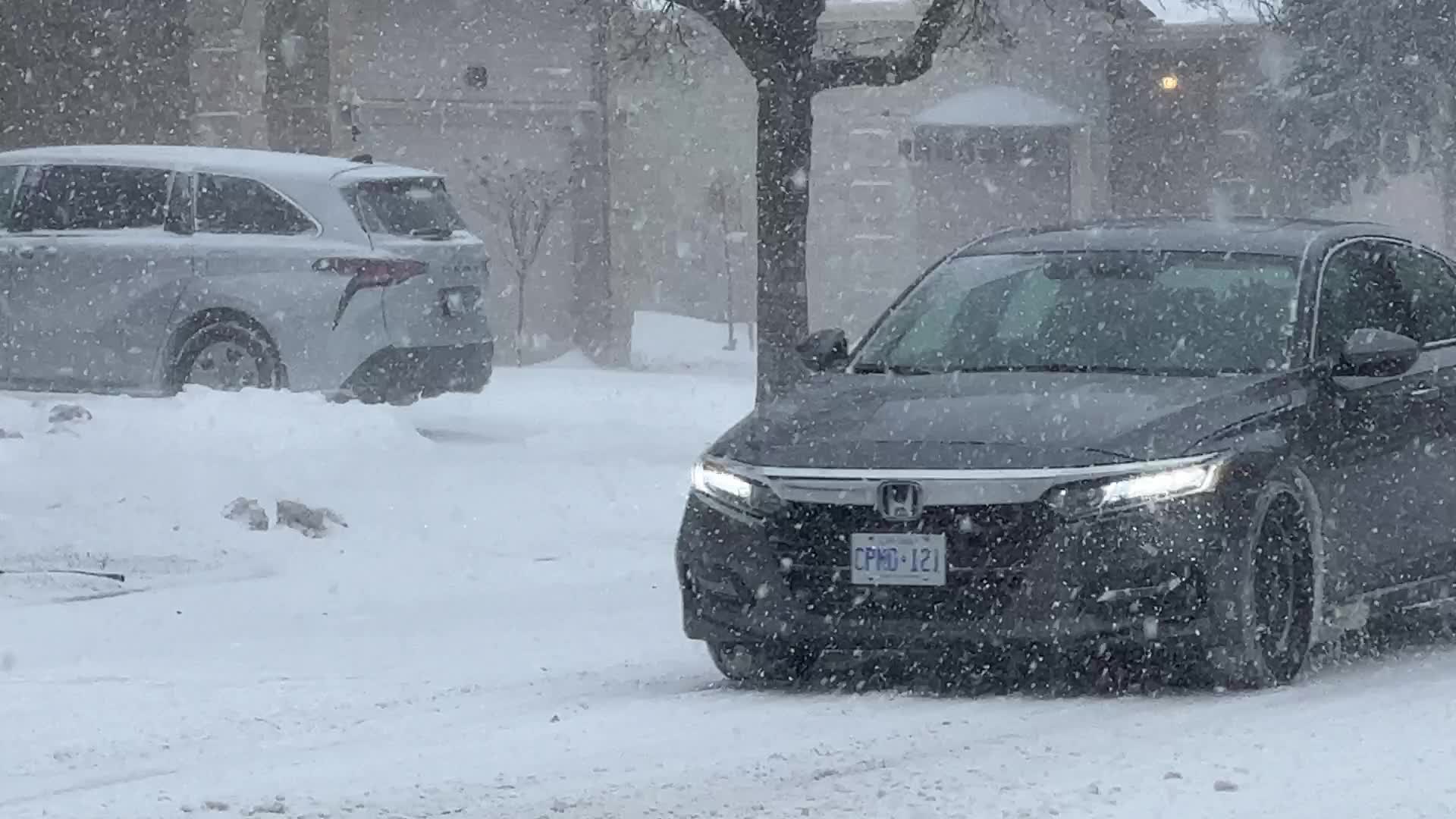 Treacherous winter snowstorm hits Toronto