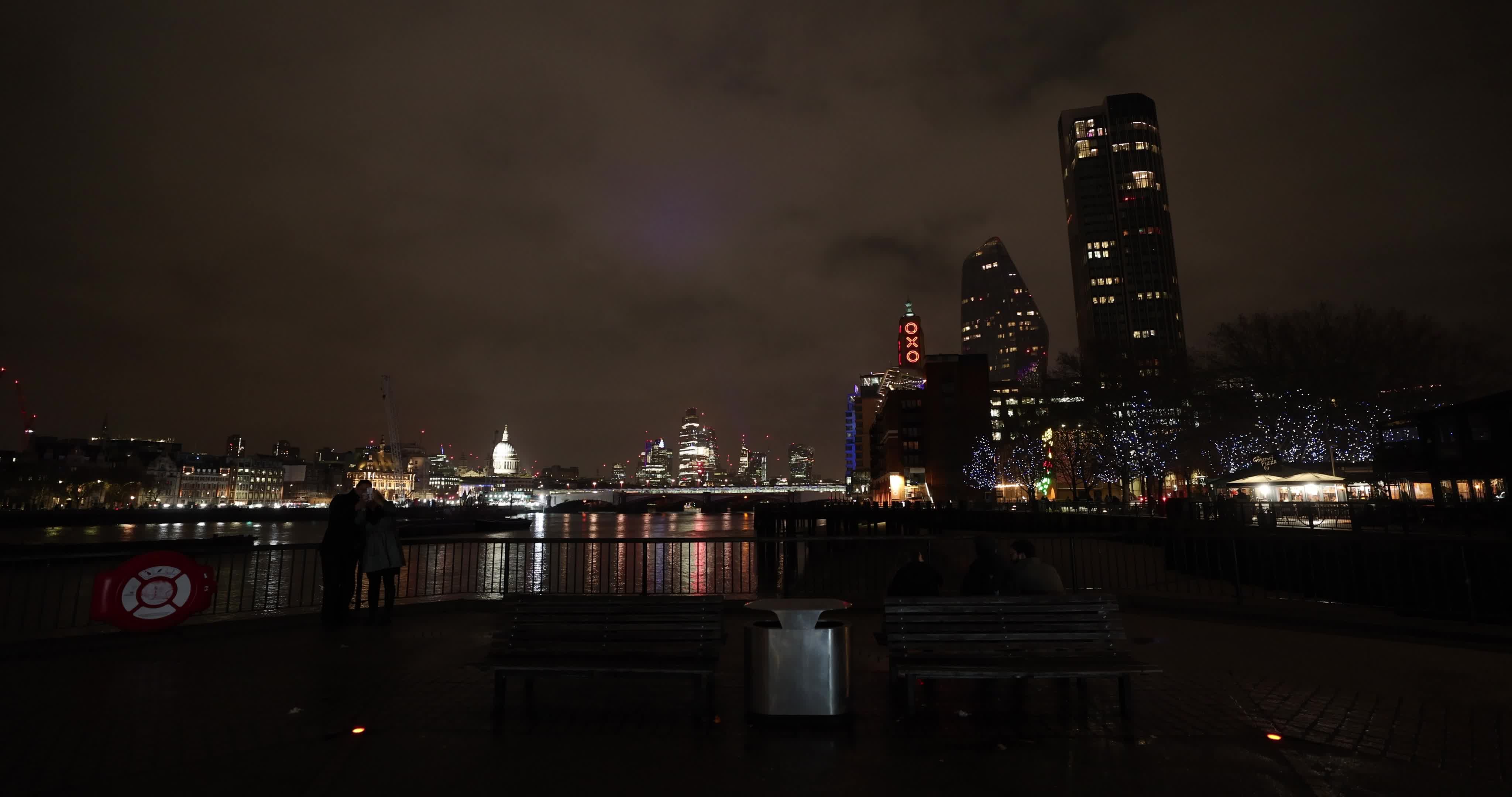 London Prepares for New Year's Eve Celebrations