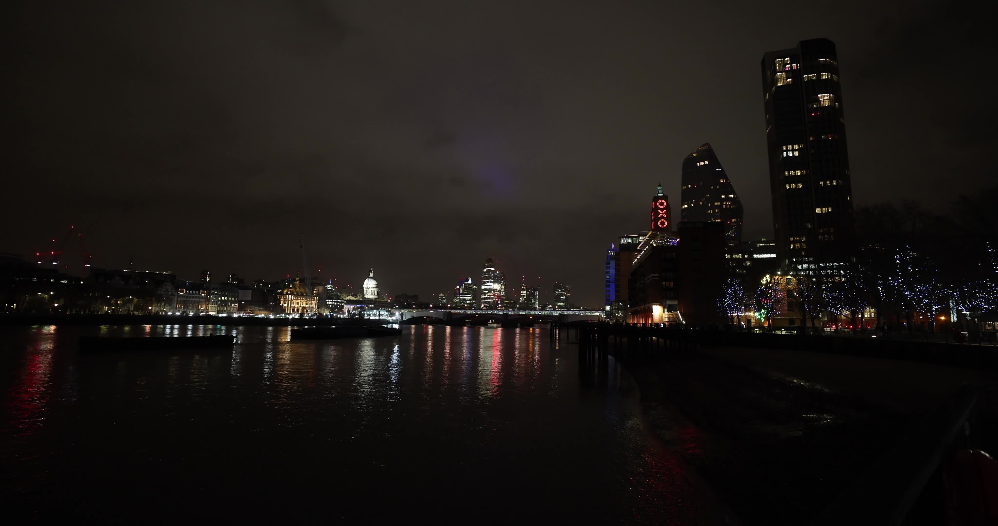 London Prepares for New Year's Eve Celebrations