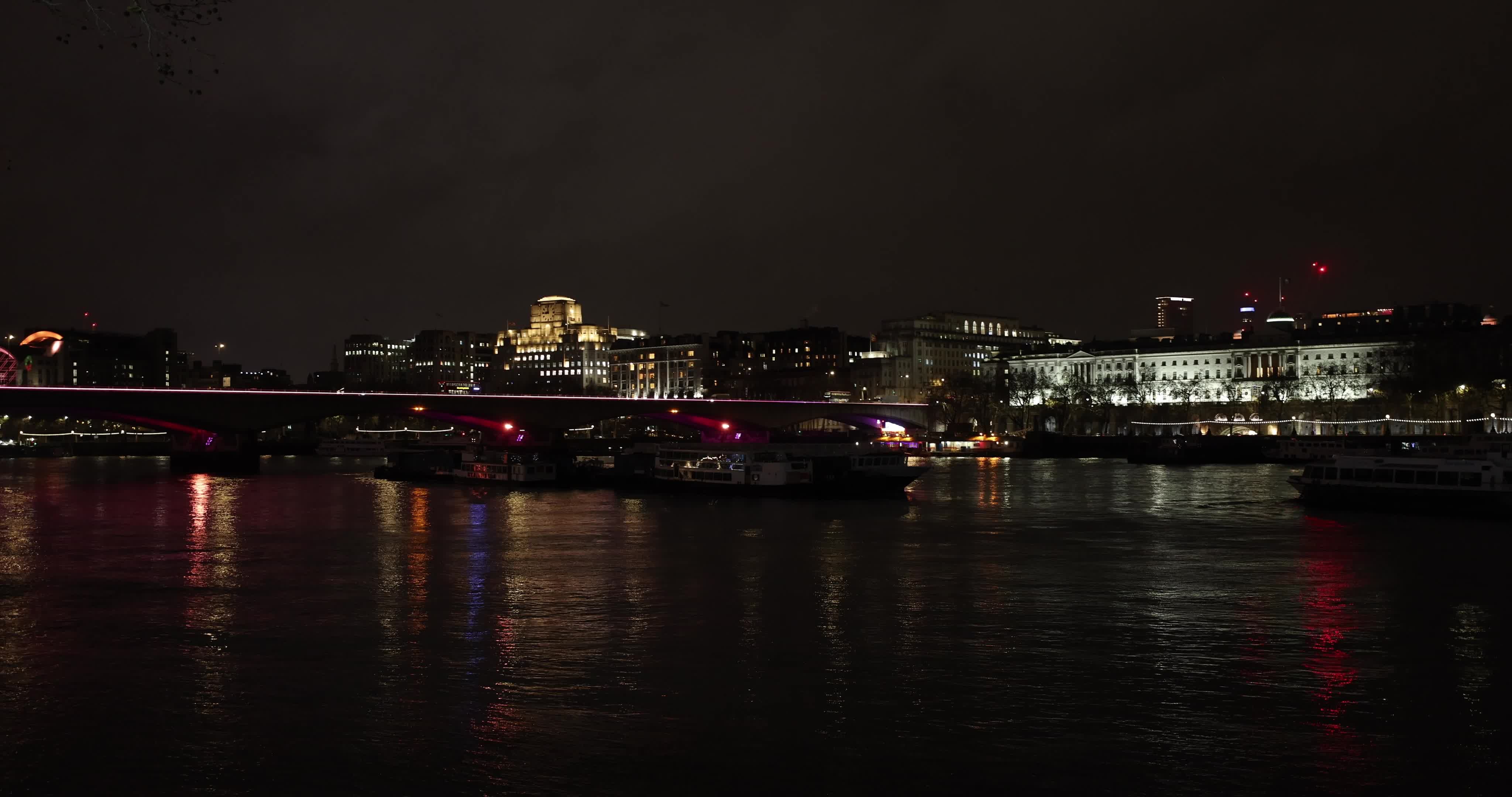 London Prepares for New Year's Eve Celebrations