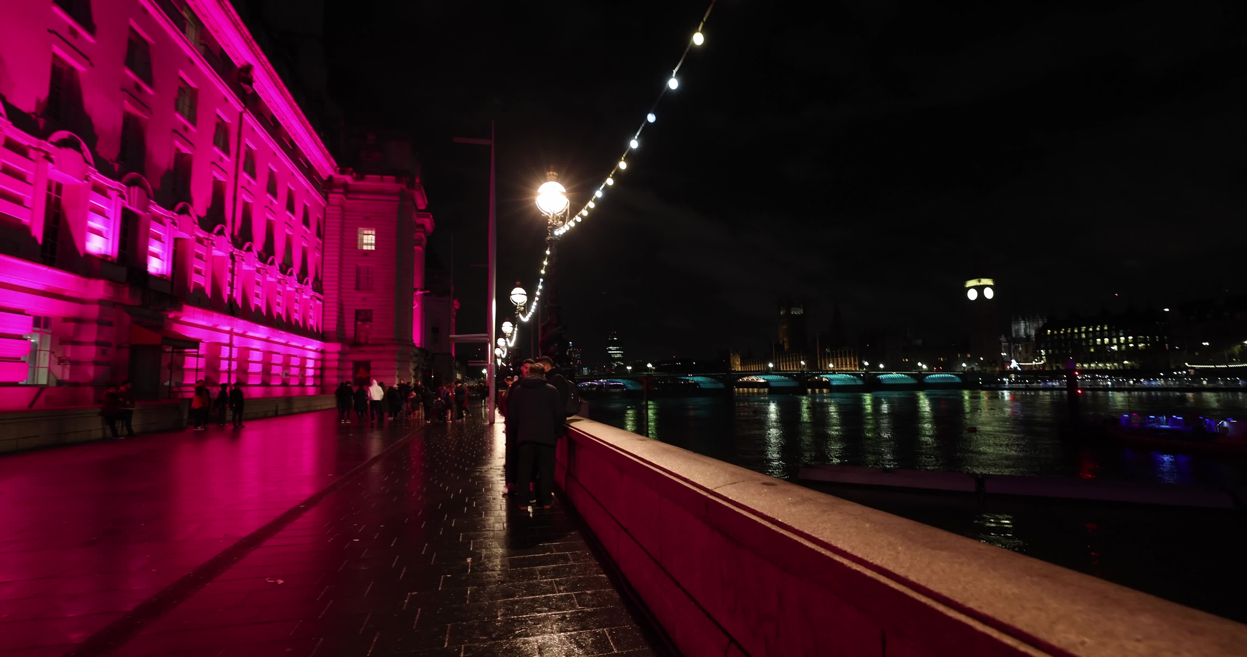 London Prepares for New Year's Eve Celebrations