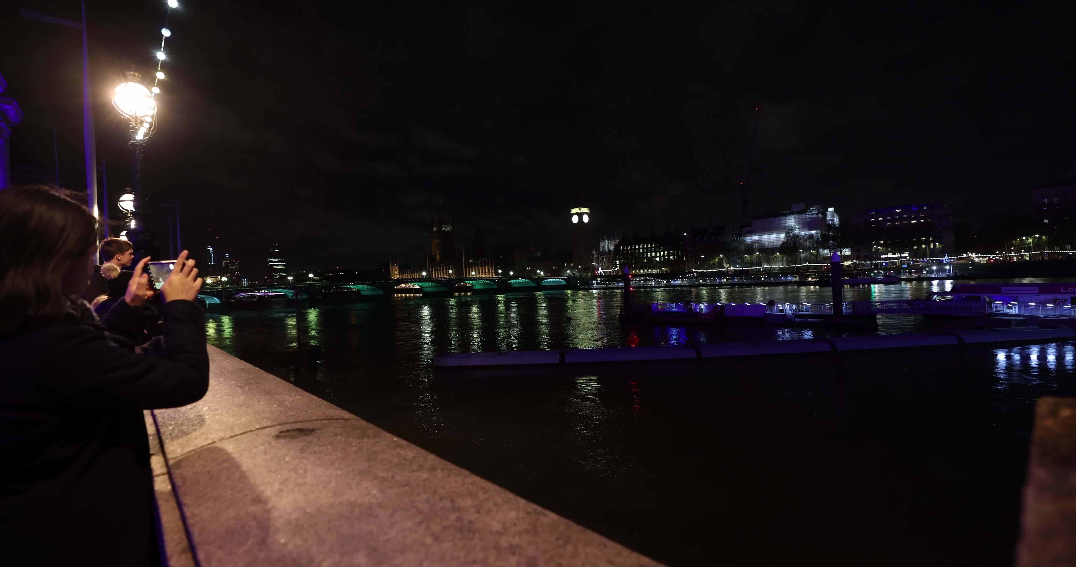 London Prepares for New Year's Eve Celebrations