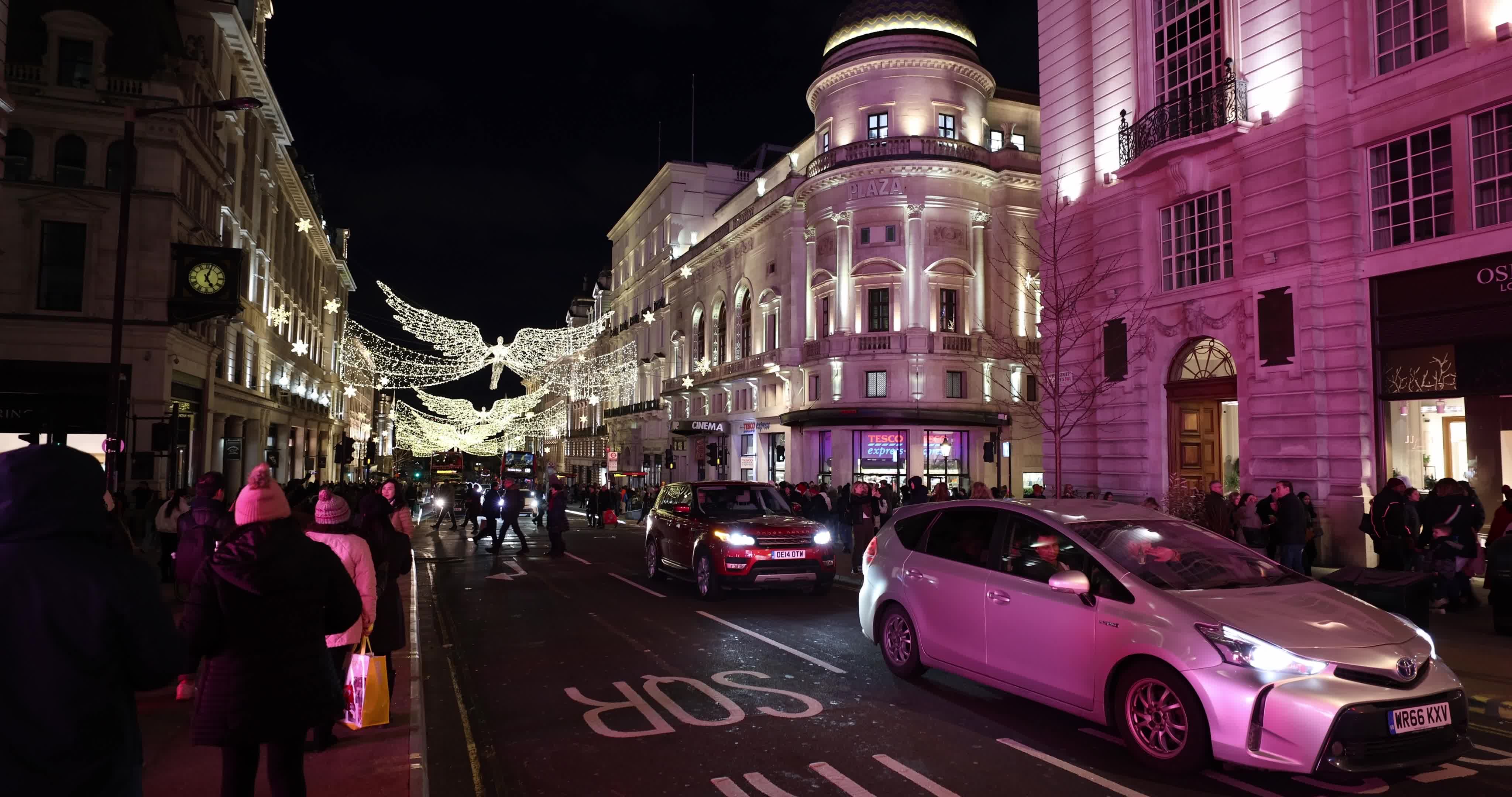 UK To Consider Covid Restrictions On Arrivals From China