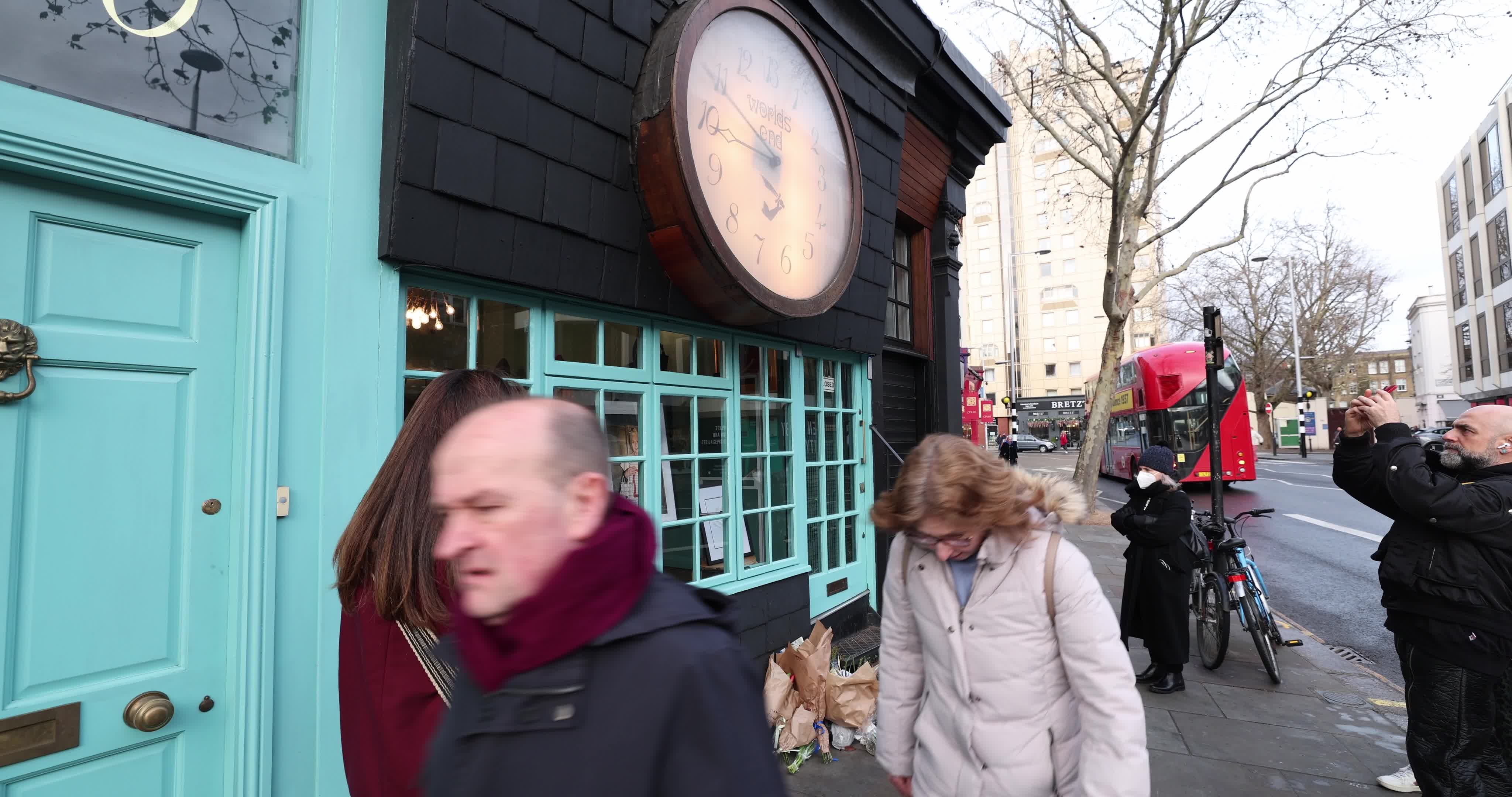 Tributes to fashion designer Vivienne Westwood in London
