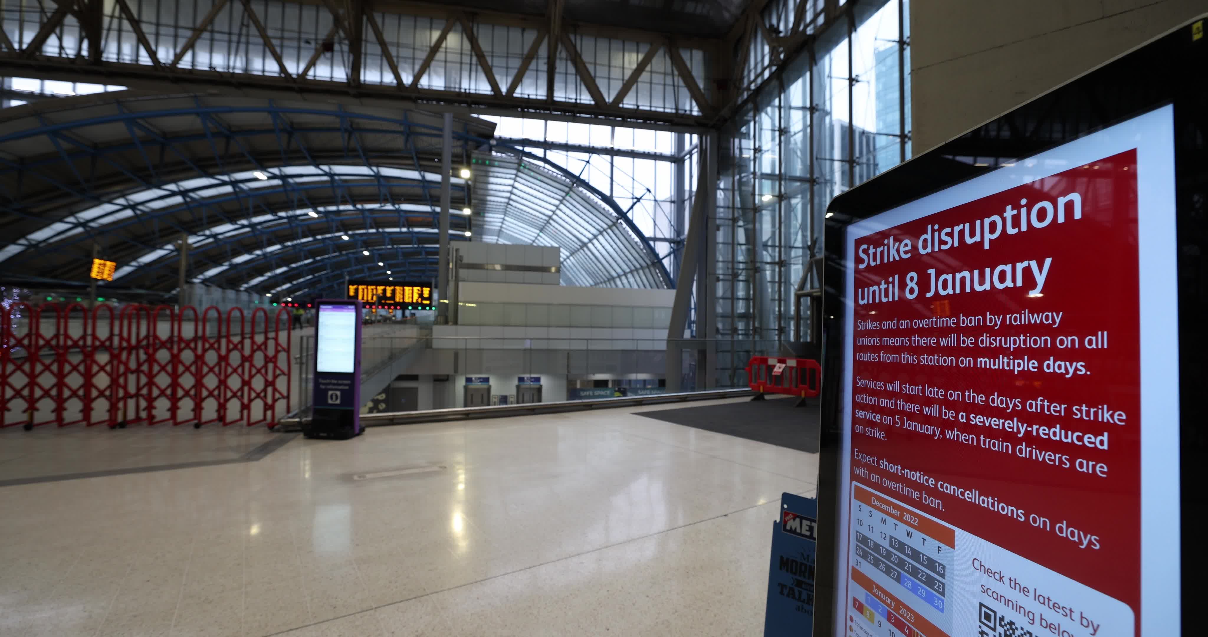 UK Transport Network Set to be Paralyzed by Five-Day Strike of British Rail Workers