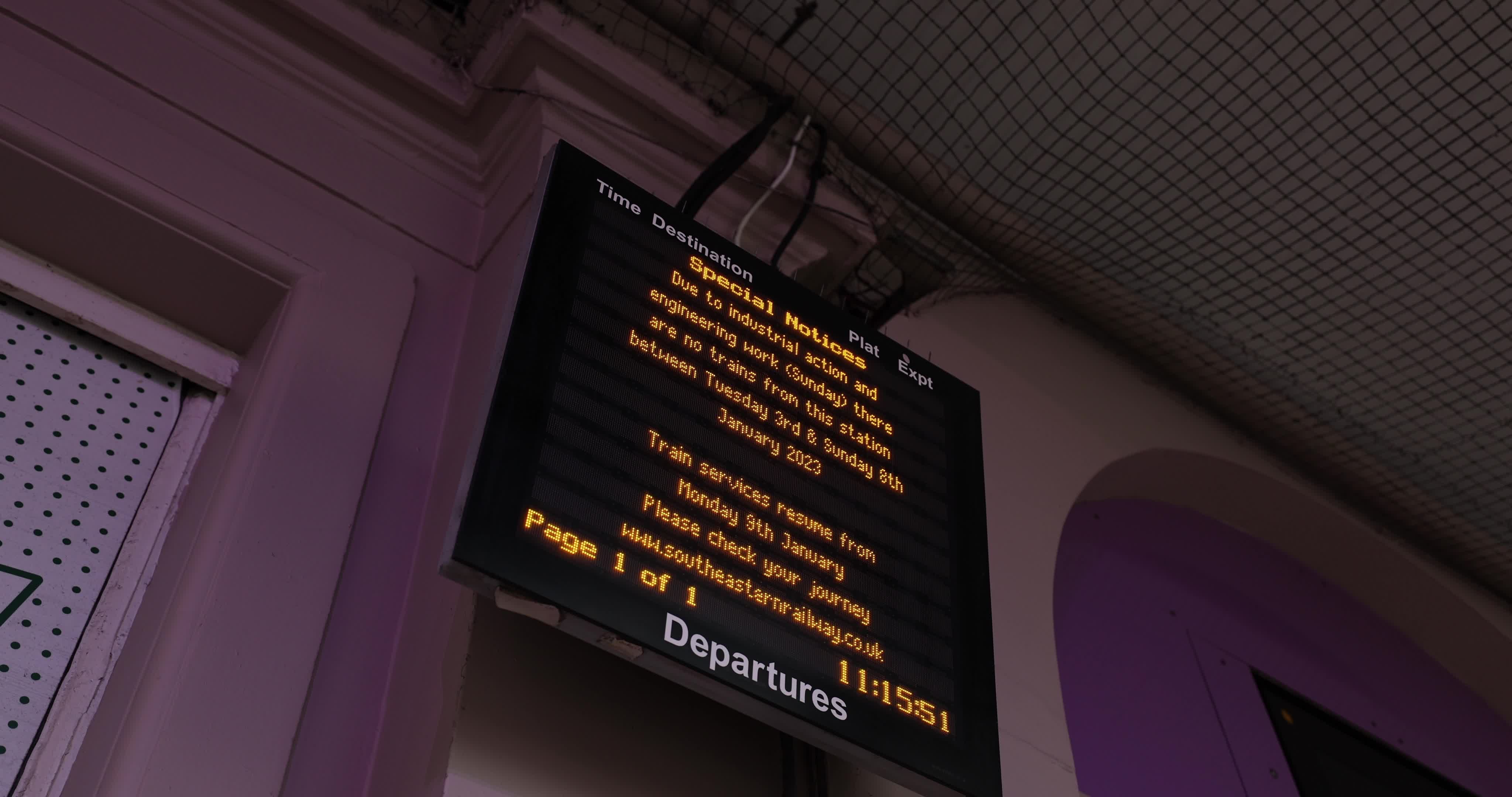 UK Transport Network Set to be Paralyzed by Five-Day Strike of British Rail Workers