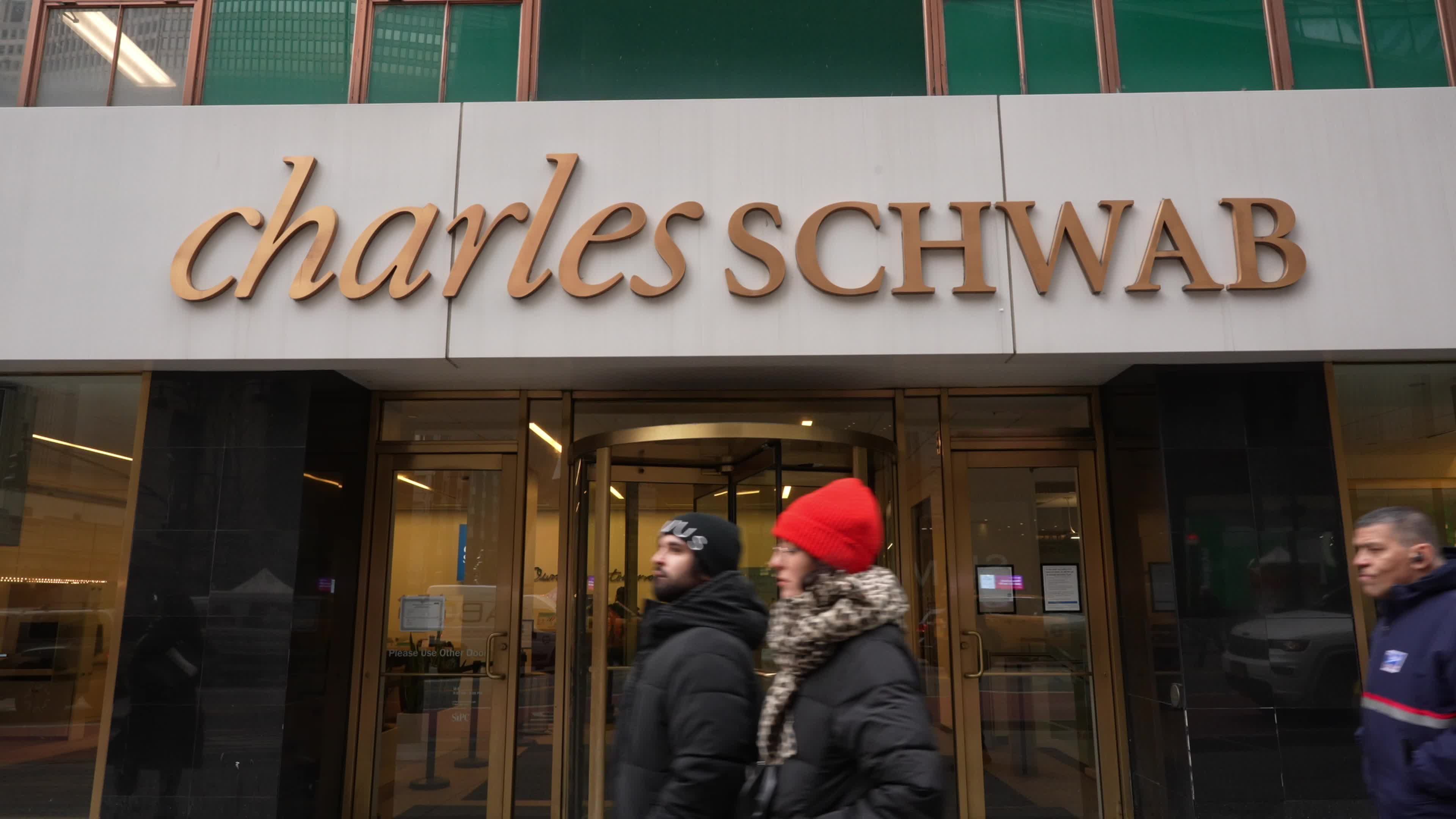 Charlew Schwab