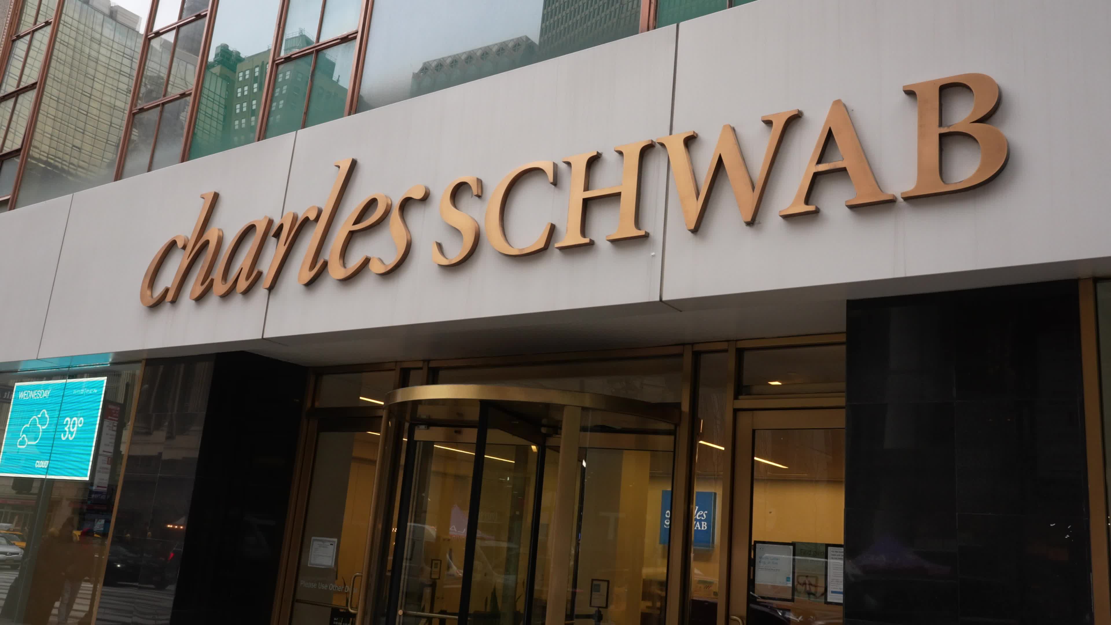 Charlew Schwab