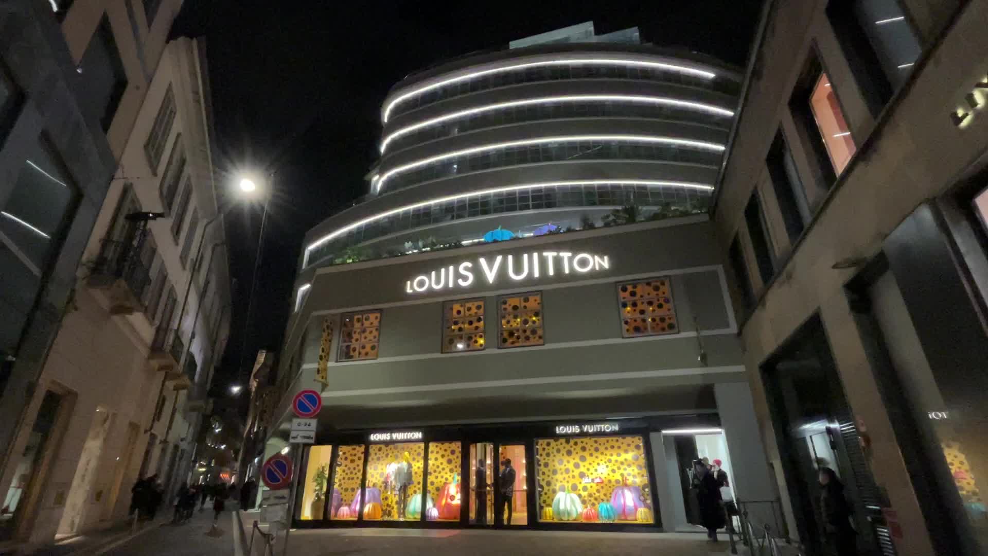 The new Louis Vuitton store in the former Garage Traversi in Milan