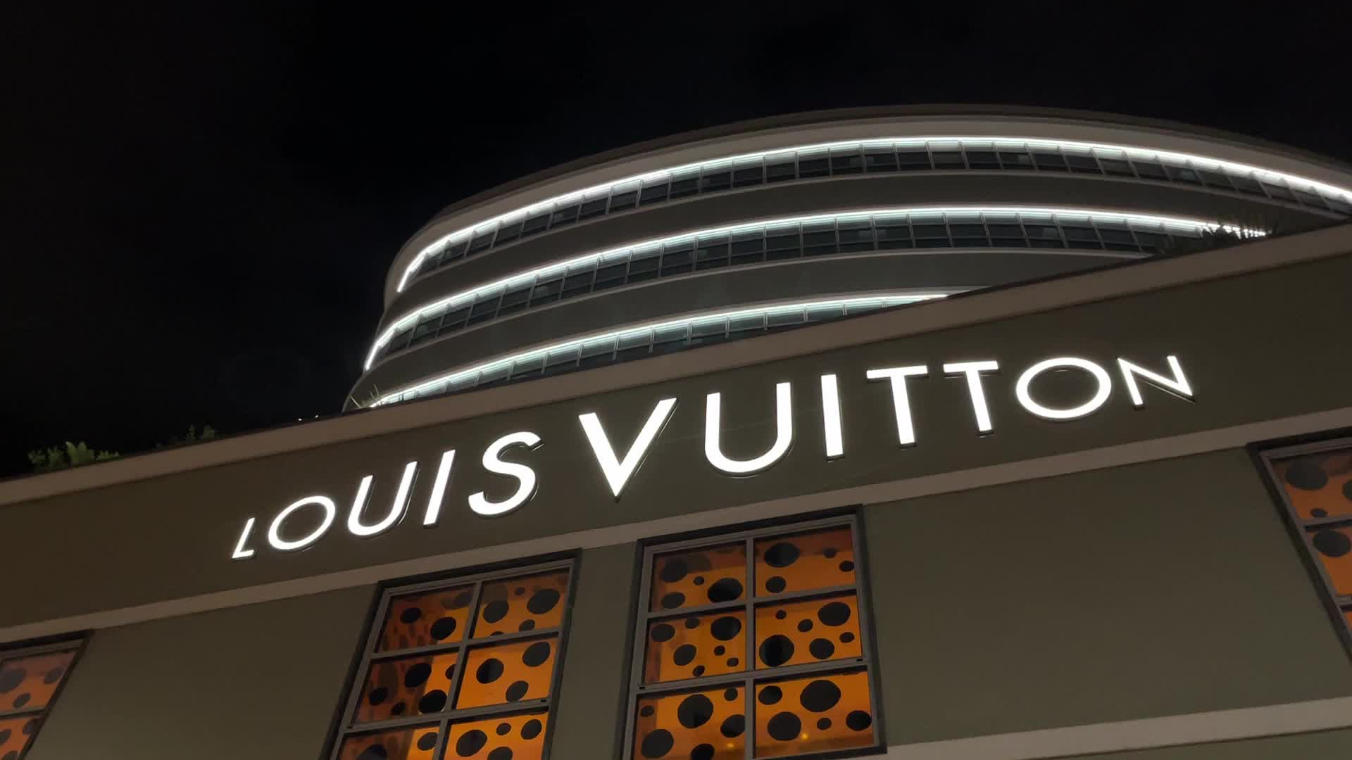 The new Louis Vuitton store in the former Garage Traversi in Milan