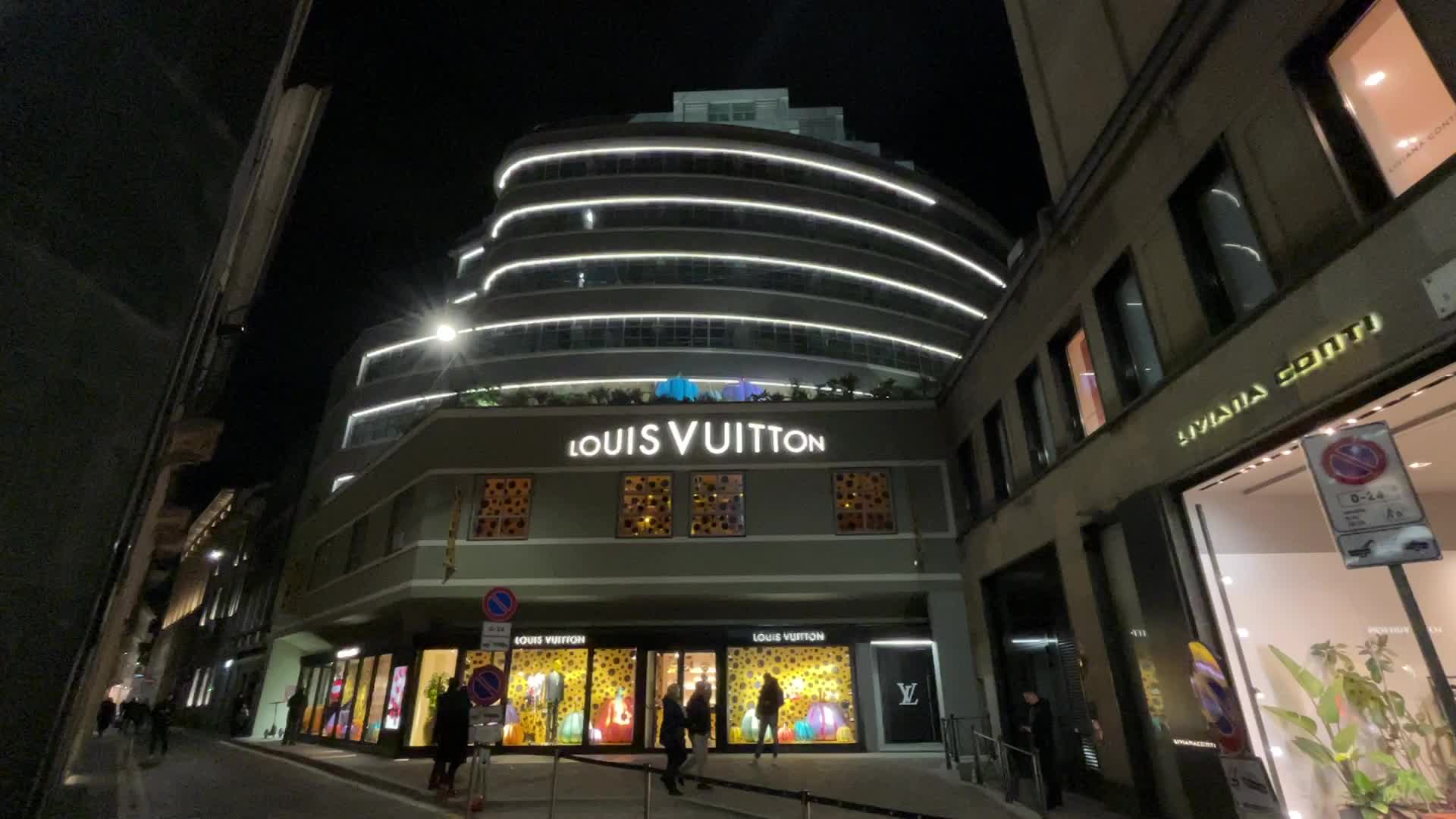 The new Louis Vuitton store in the former Garage Traversi in Milan