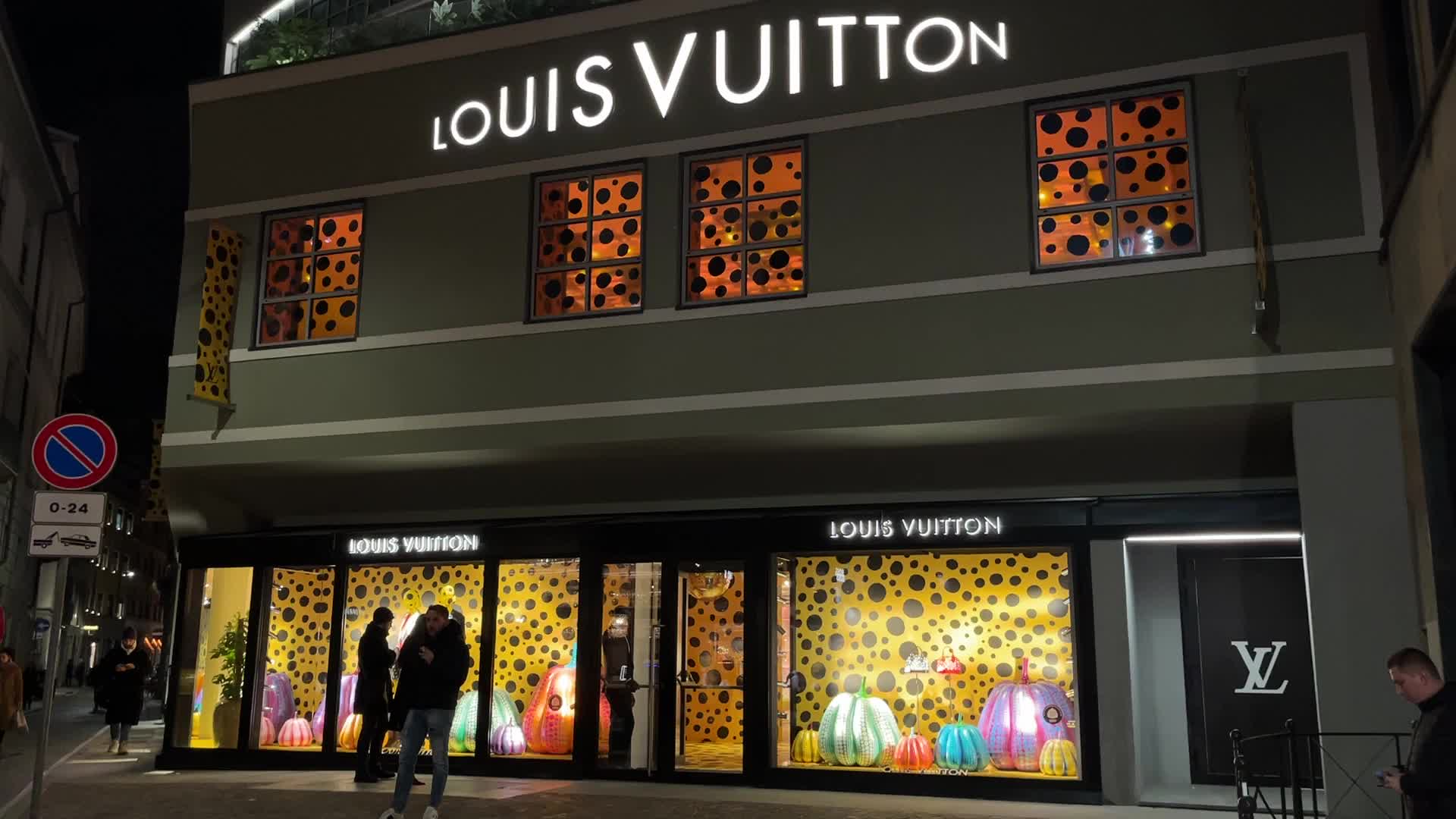 The new Louis Vuitton store in the former Garage Traversi in Milan