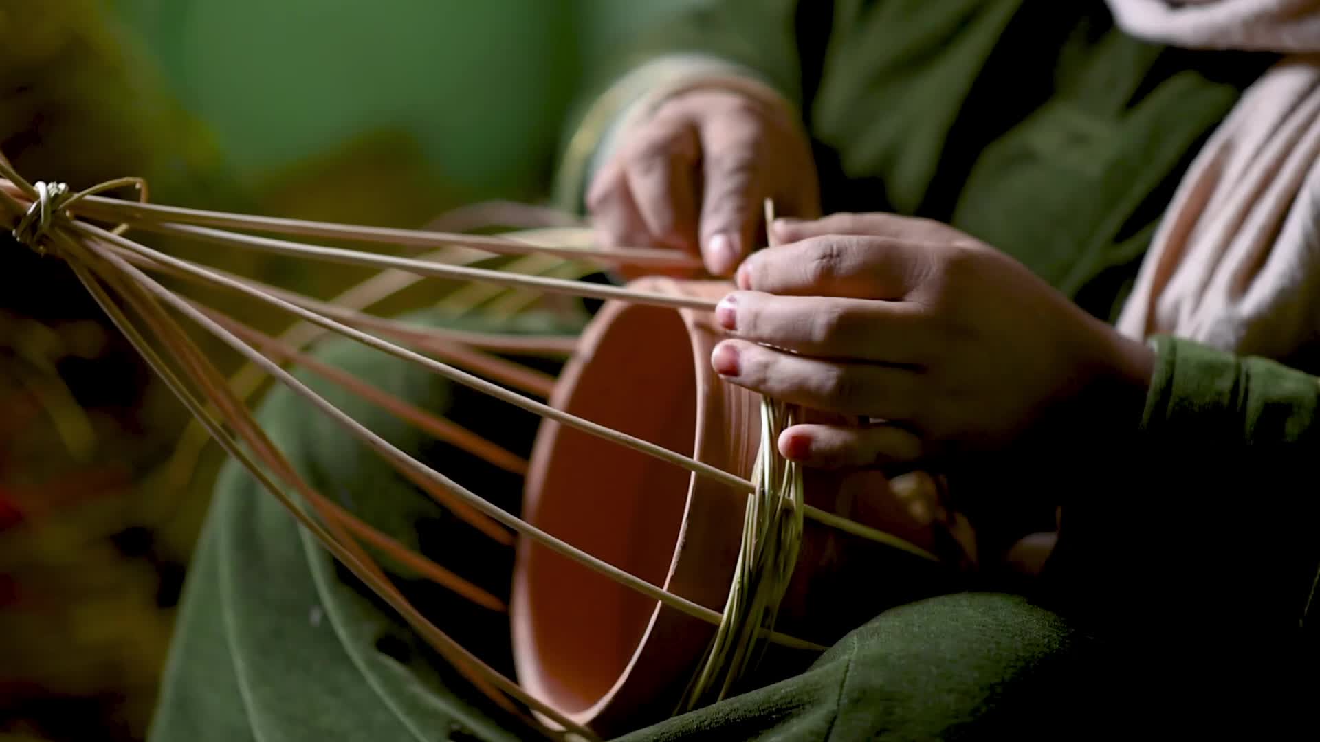 Making of Kangri in Budgam, Kashmir, India