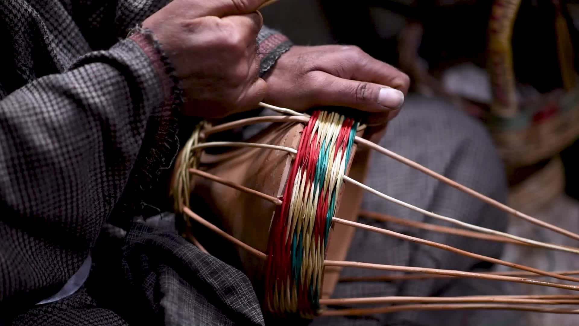 Making of Kangri in Budgam, Kashmir, India