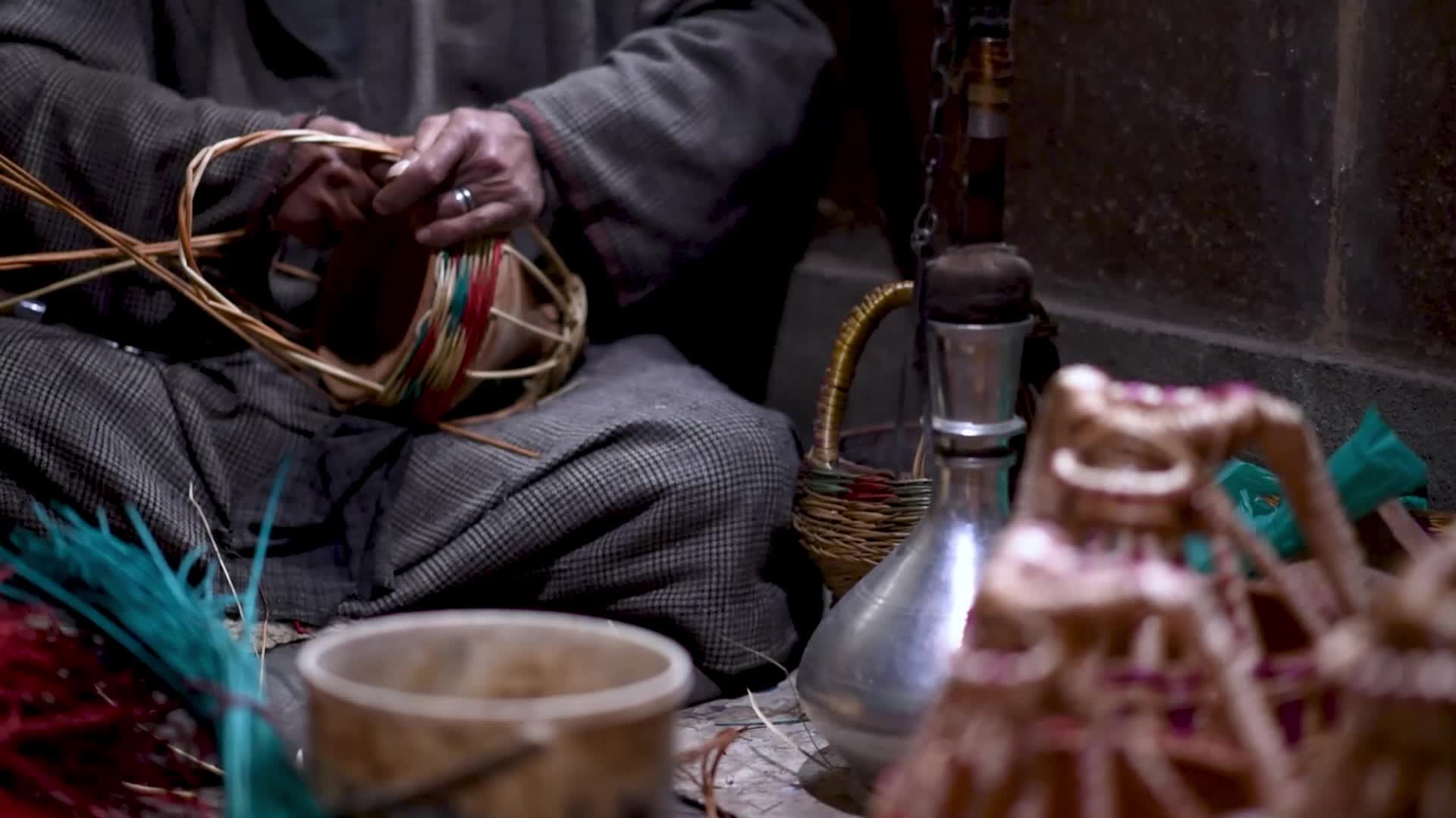 Making of Kangri in Budgam, Kashmir, India