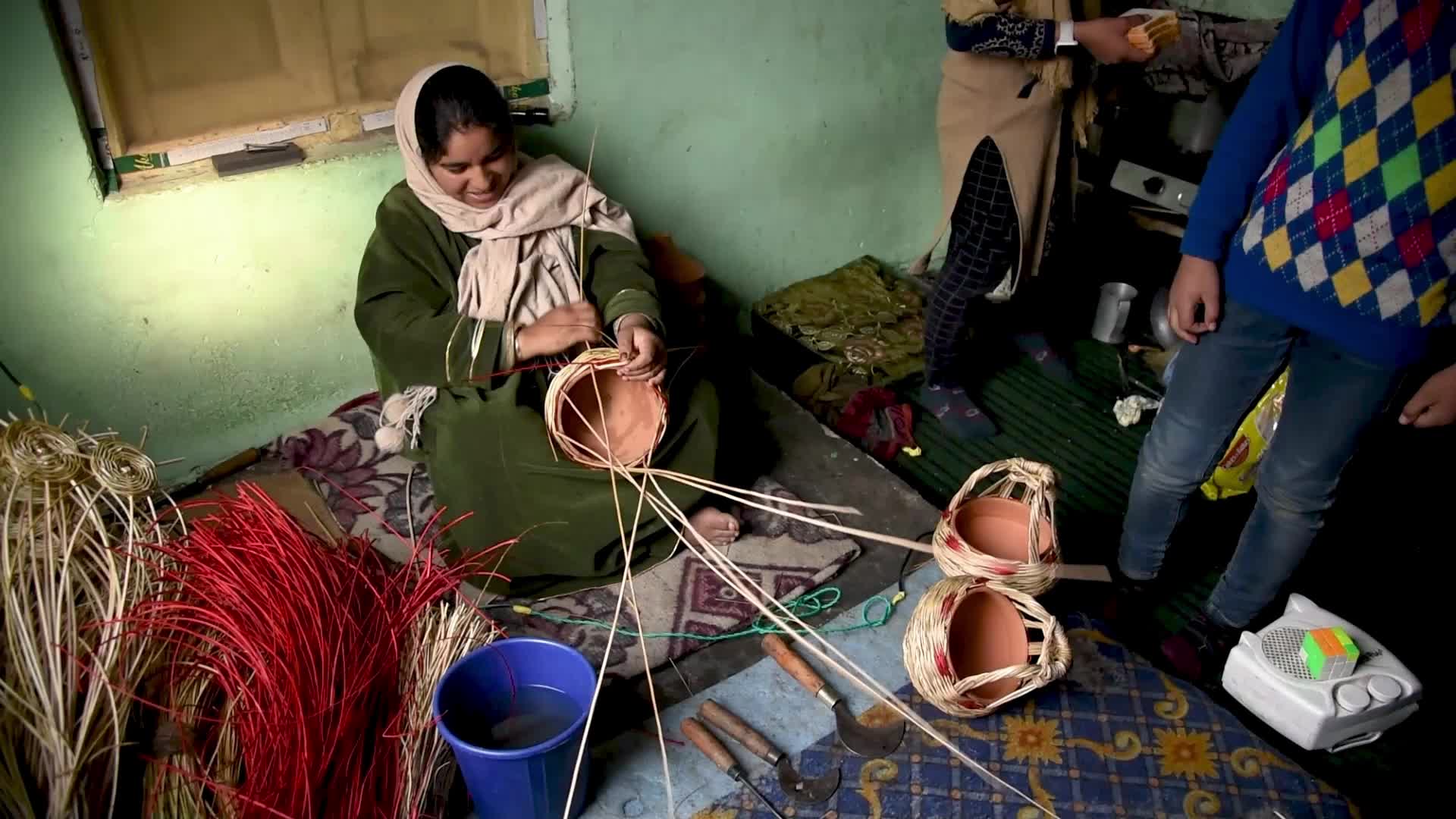 Making of Kangri in Budgam, Kashmir, India