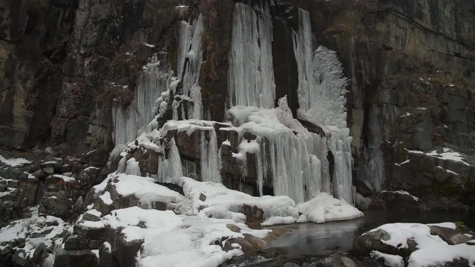 Aharbal waterfall in Kashmir, India