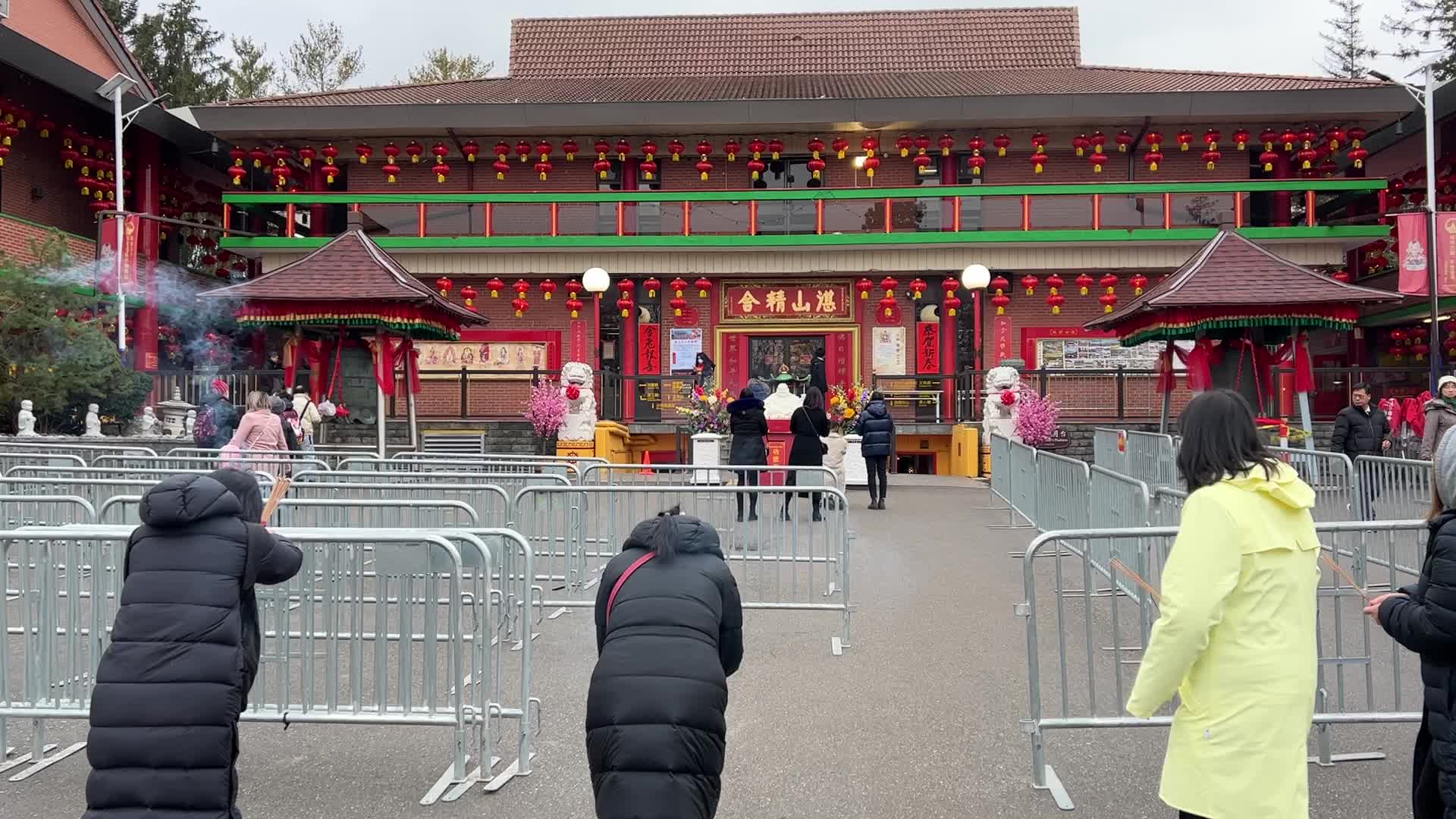 Chinese Buddhists offer prayers on the eve of the Lunar New Year