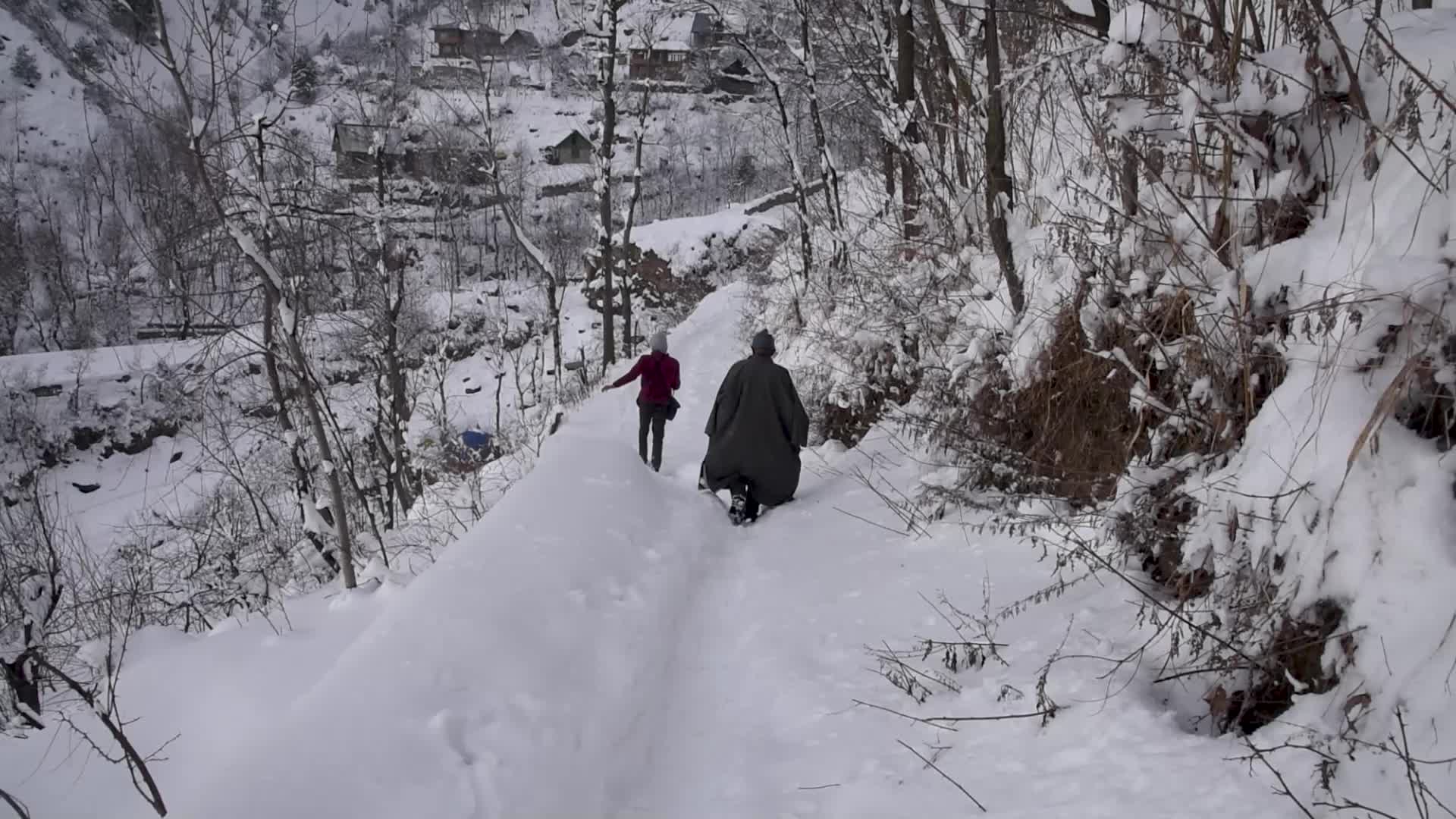 Heavy Snowfall in the outskirts of Srinagar Kashmir