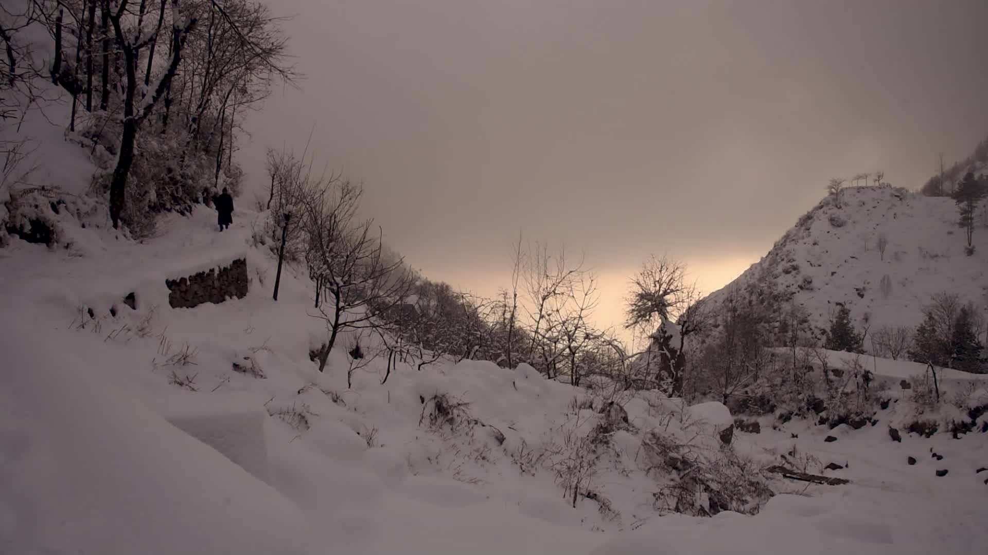 Heavy Snowfall in the outskirts of Srinagar Kashmir