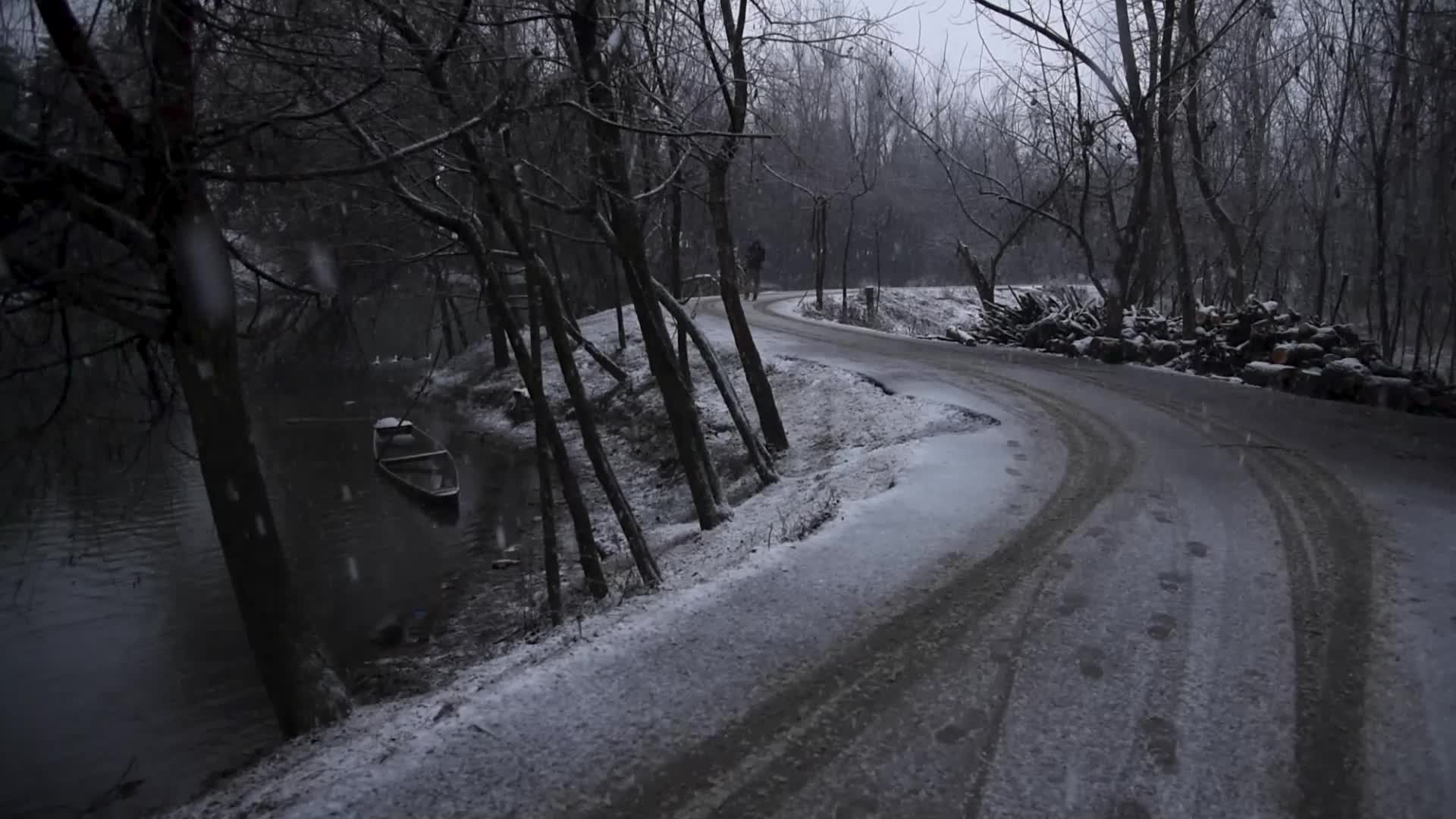 Heavy Snowfall in the outskirts of Srinagar Kashmir